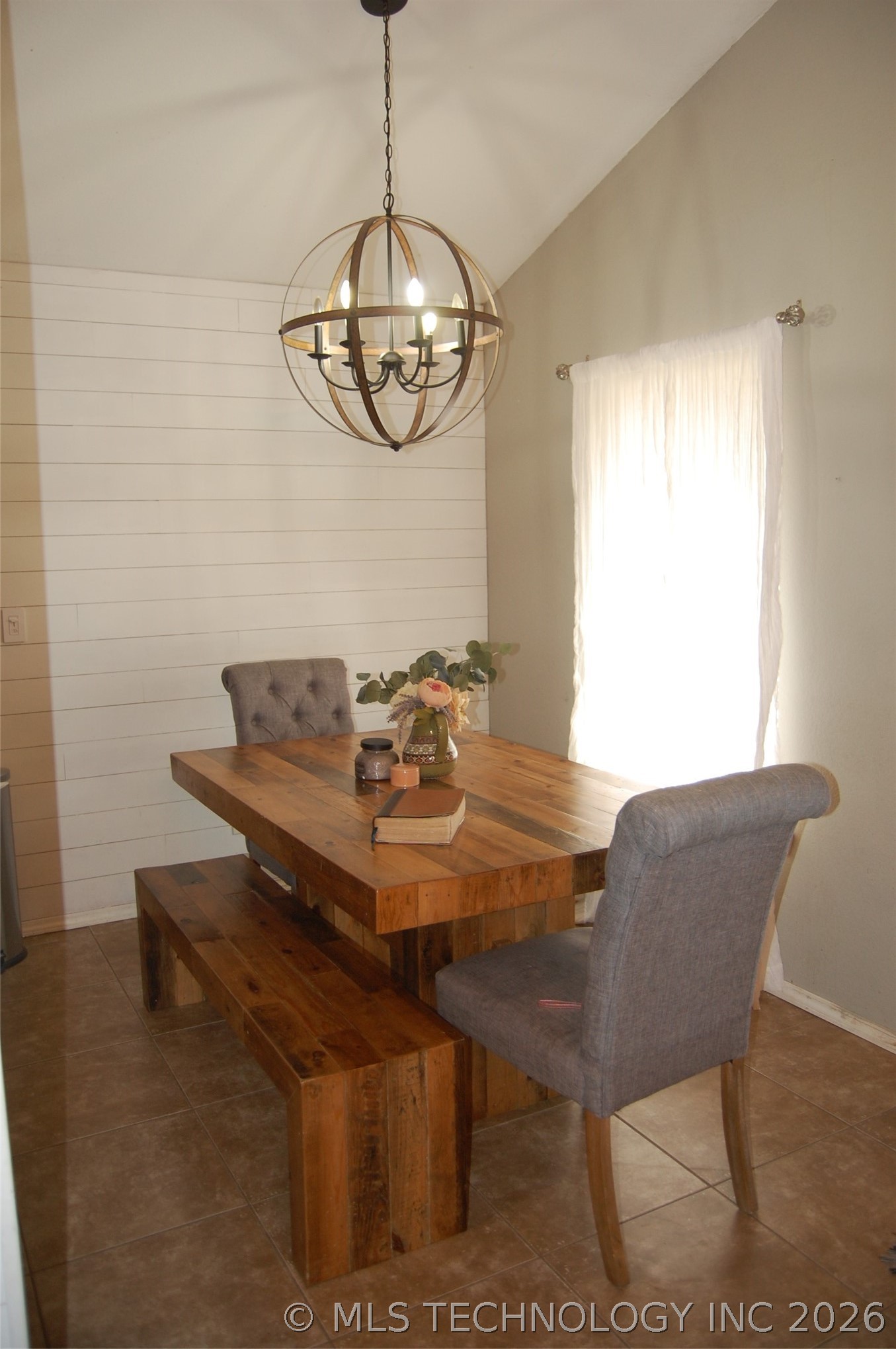 608 Pine Street Property Photo 8