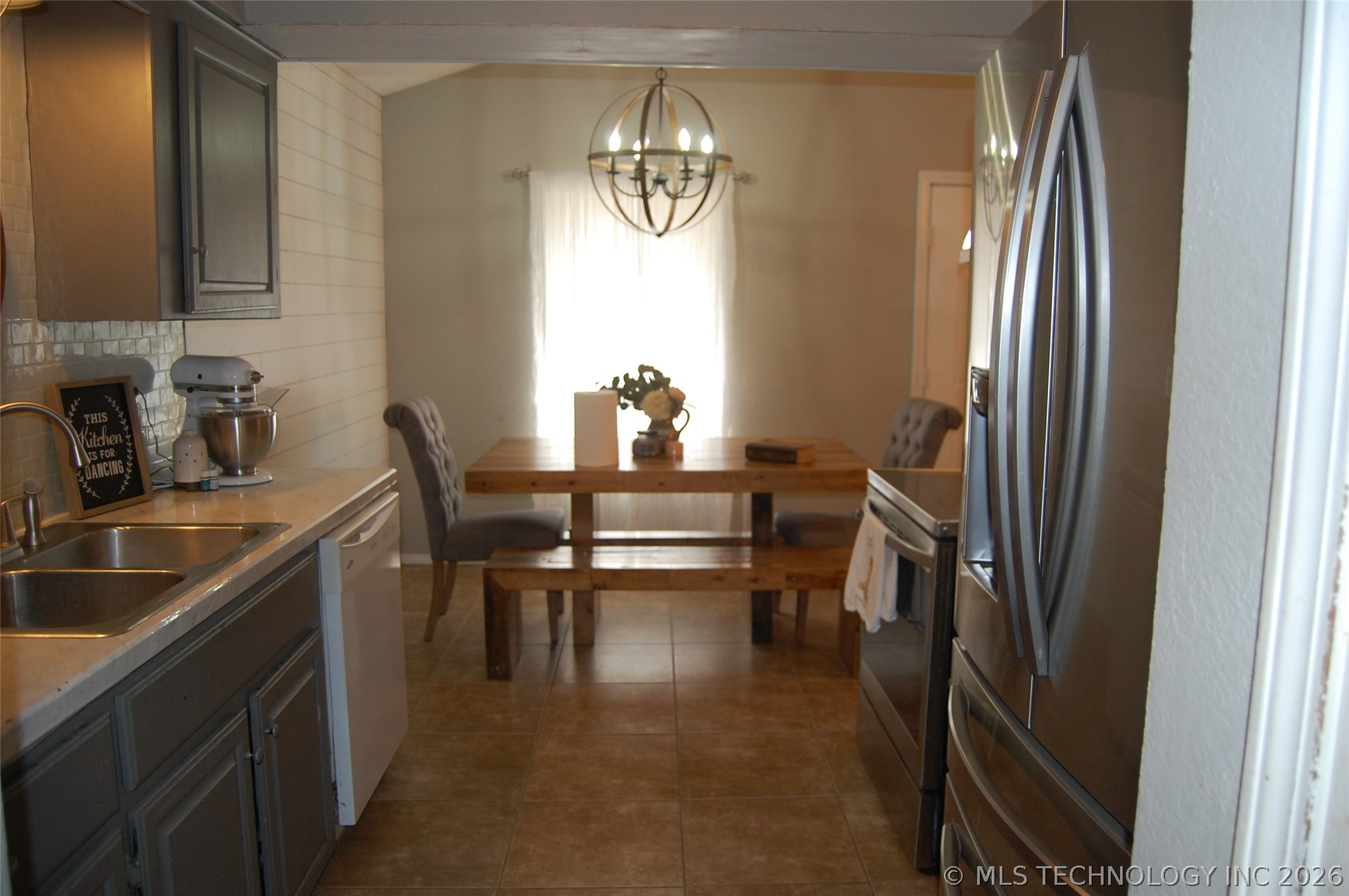 608 Pine Street Property Photo 11