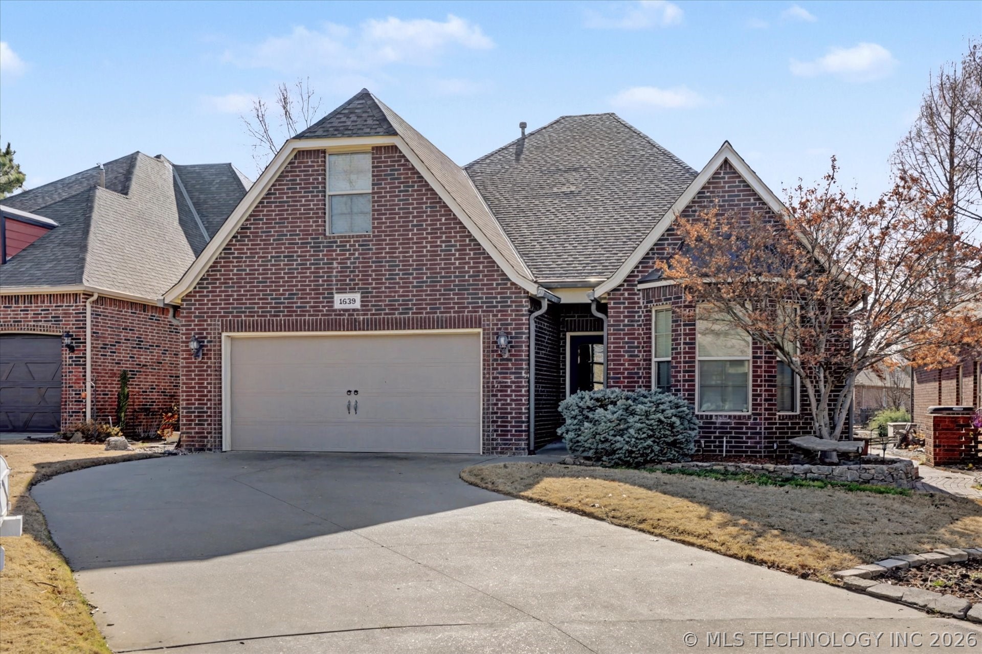1639 W Plymouth Place Property Photo 2
