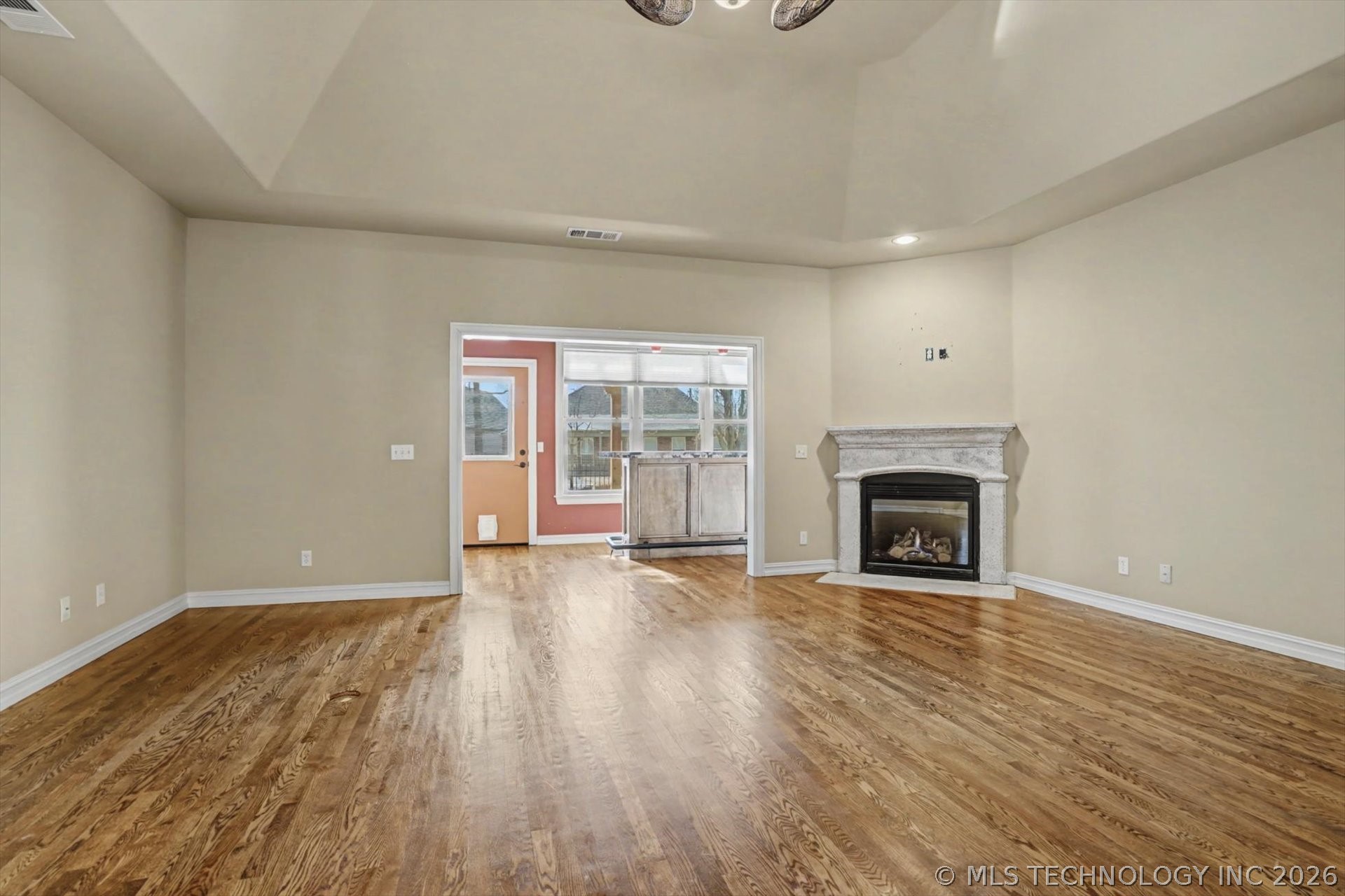 1639 W Plymouth Place Property Photo 6