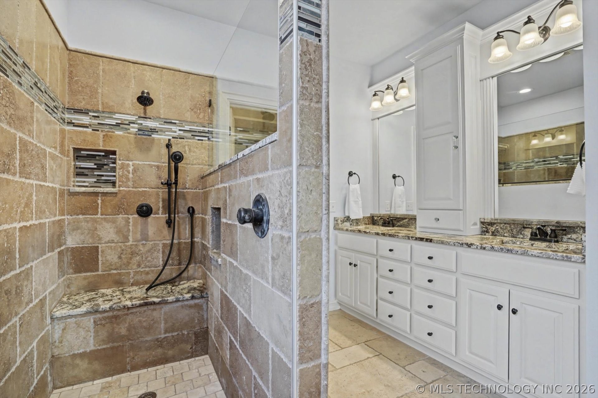 1639 W Plymouth Place Property Photo 17