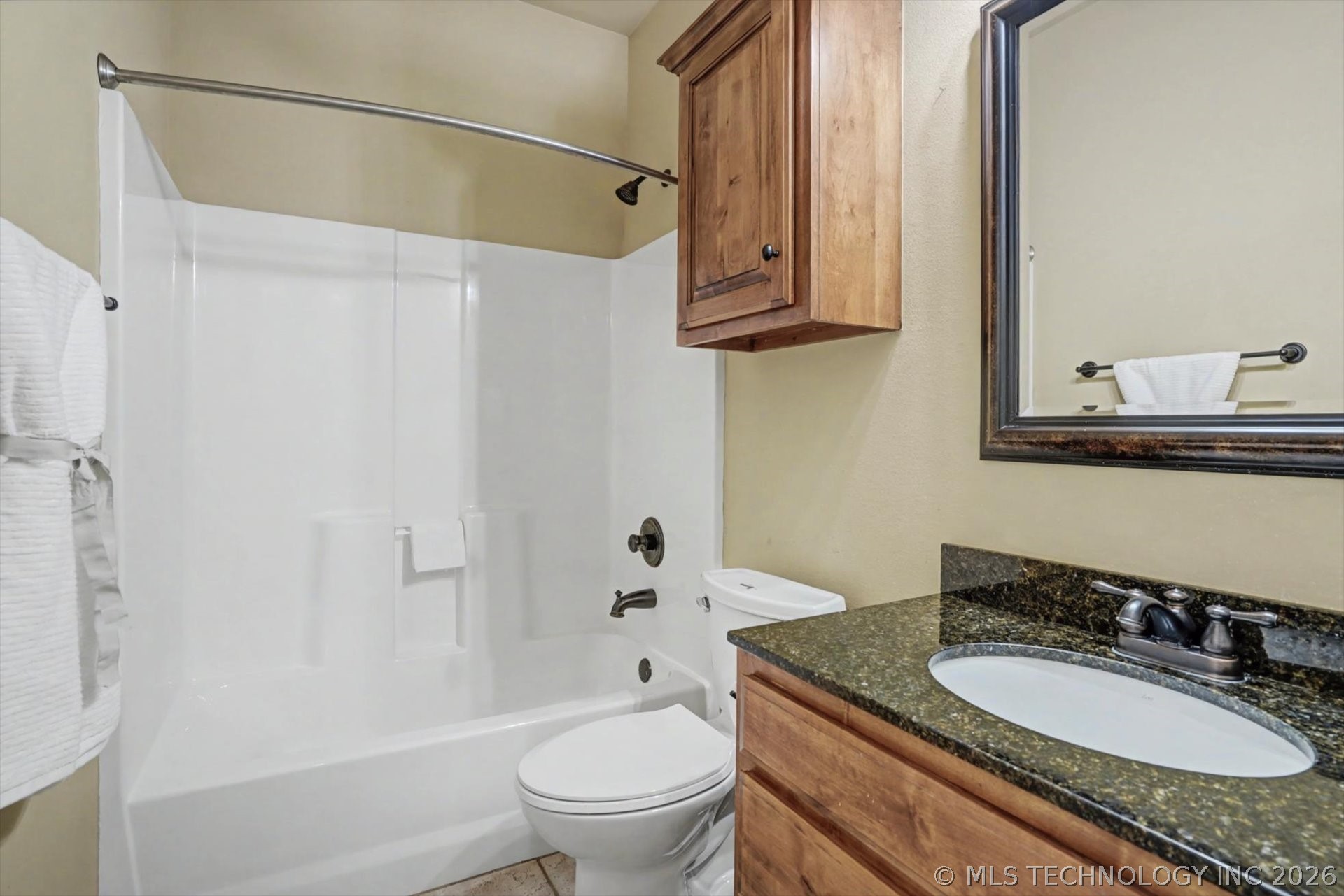 1639 W Plymouth Place Property Photo 21