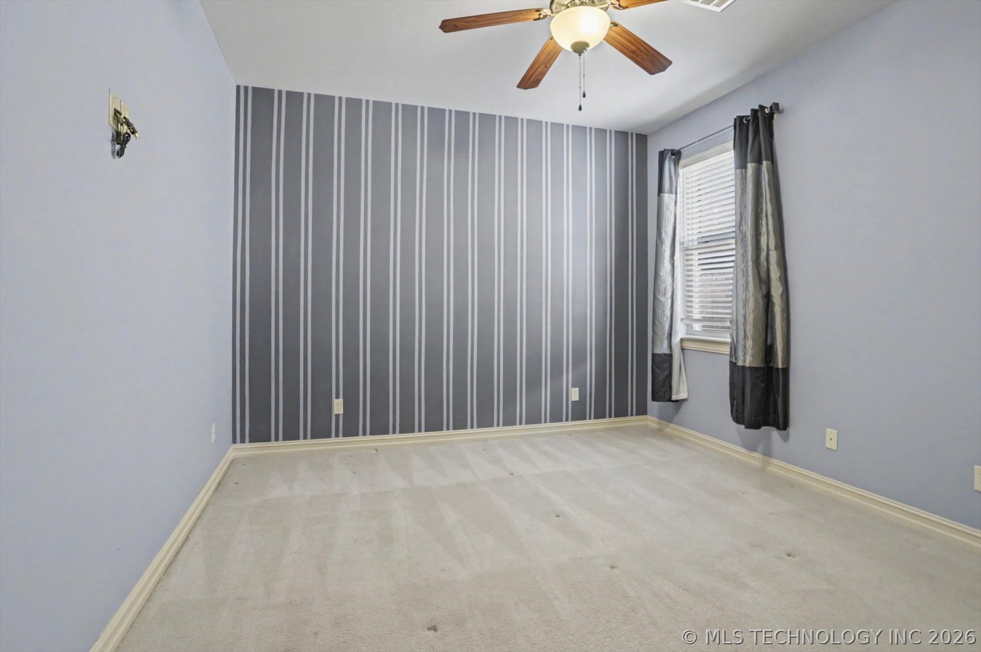 1639 W Plymouth Place Property Photo 22