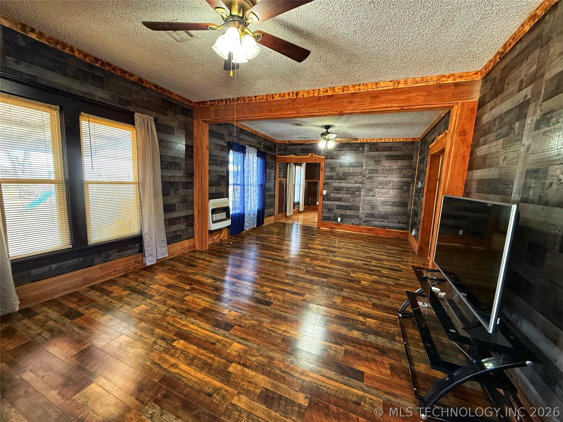 715 N Burgess Property Photo 6