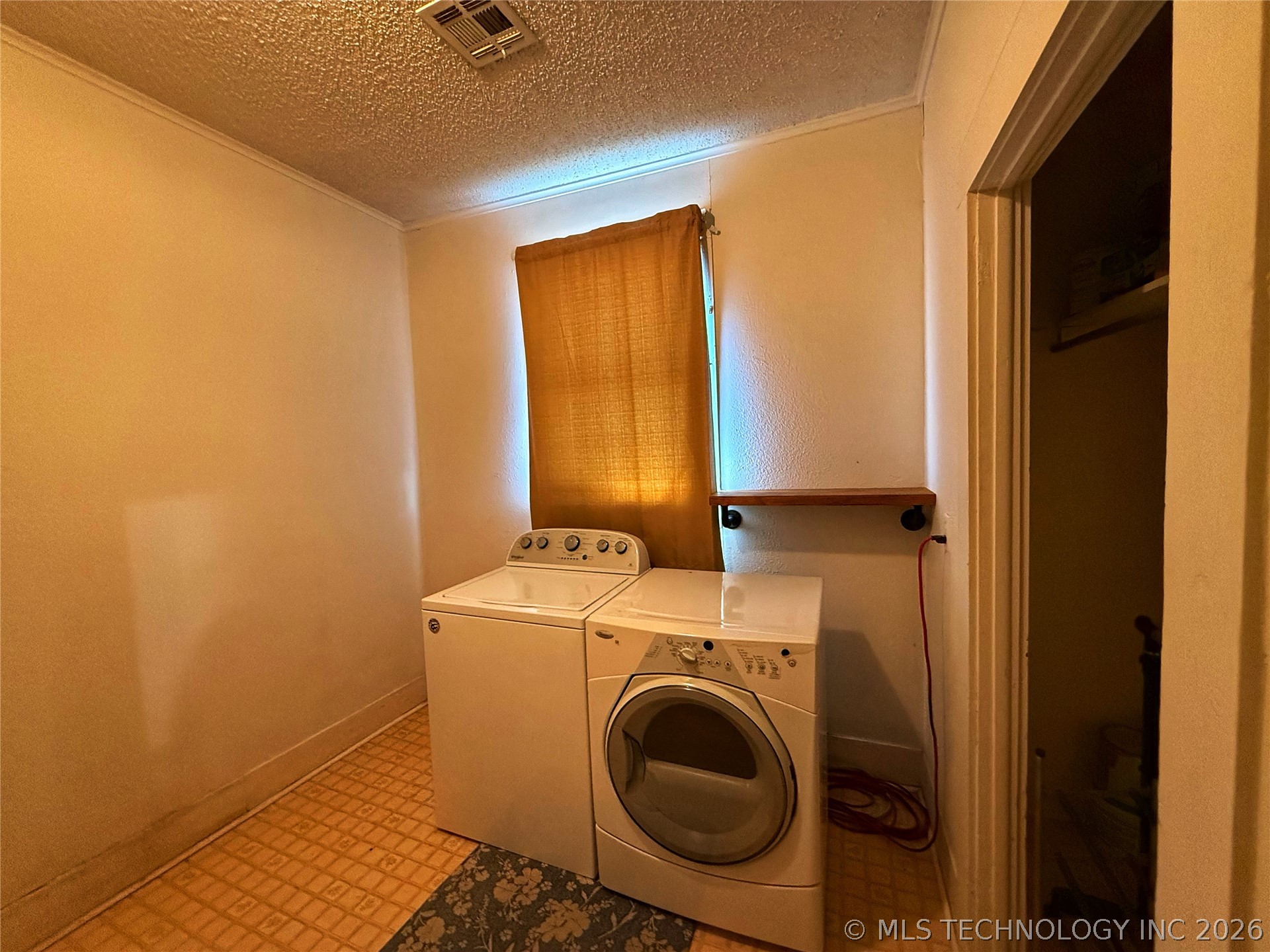 715 N Burgess Property Photo 15
