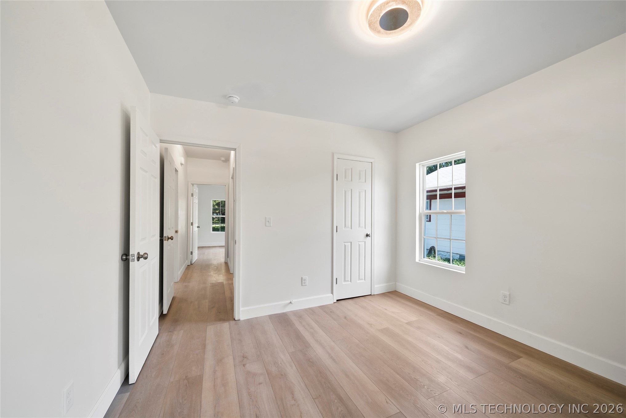 2215 E 8th Street Property Photo 17