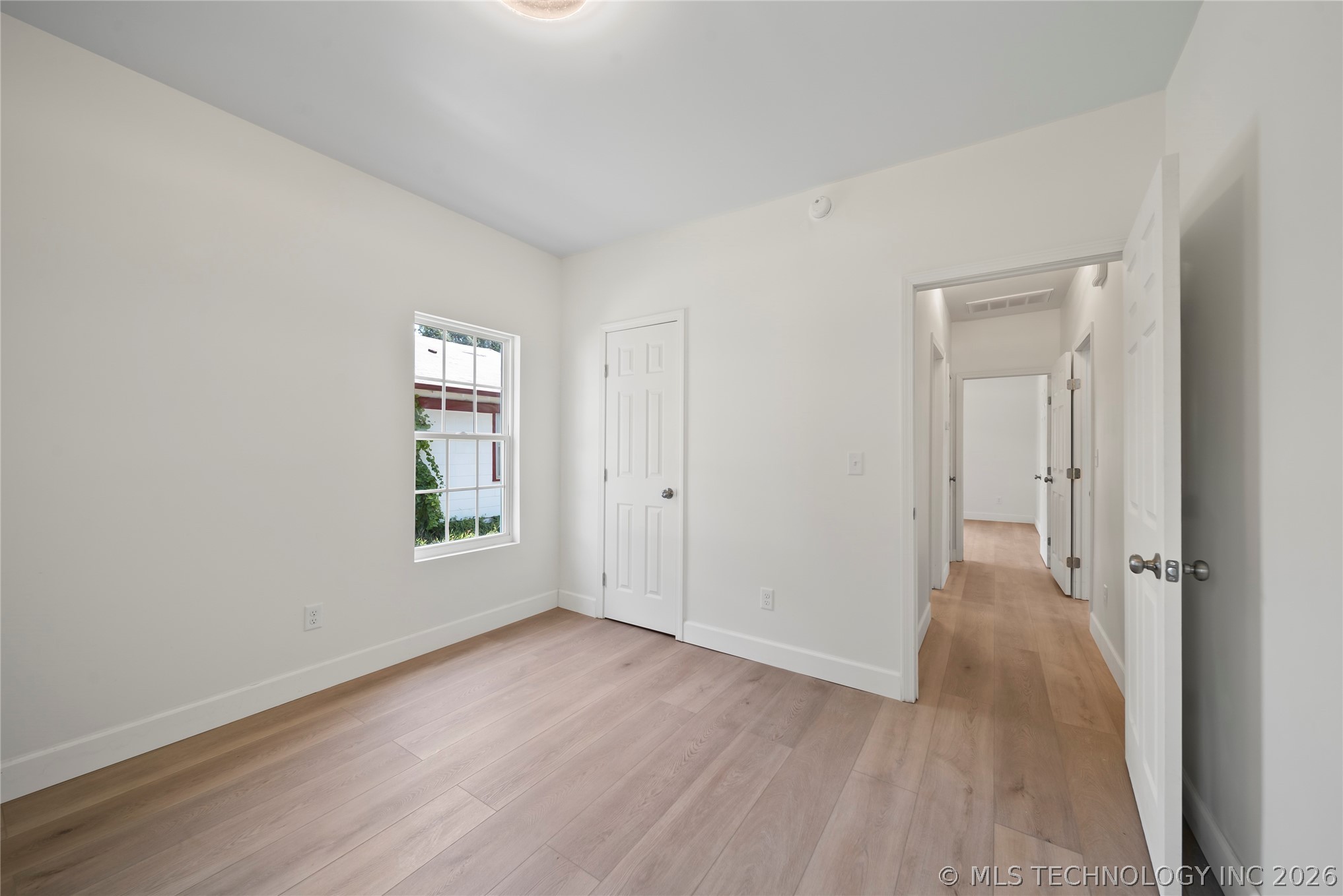 2215 E 8th Street Property Photo 21