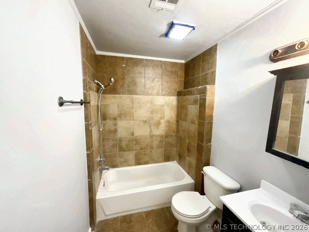 1208 S Erie Avenue Property Photo 9