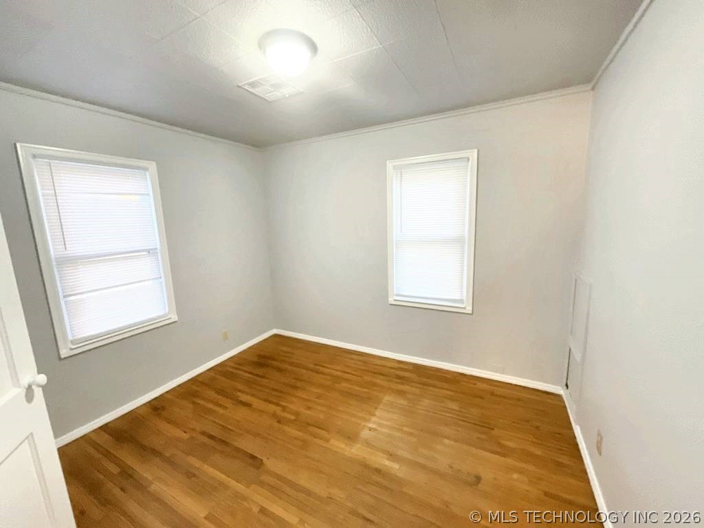 1208 S Erie Avenue Property Photo 11