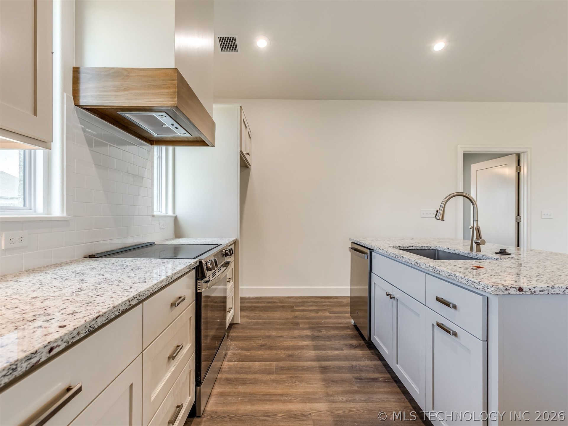 5916 Coldspring Lane Property Photo 16