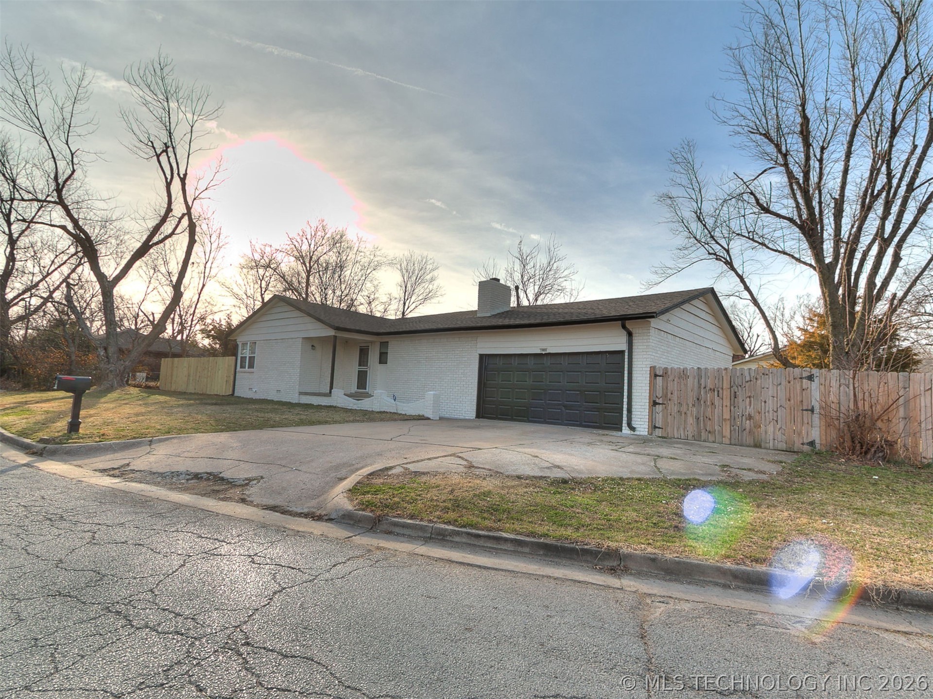 10608 E 21st Place Property Photo 6