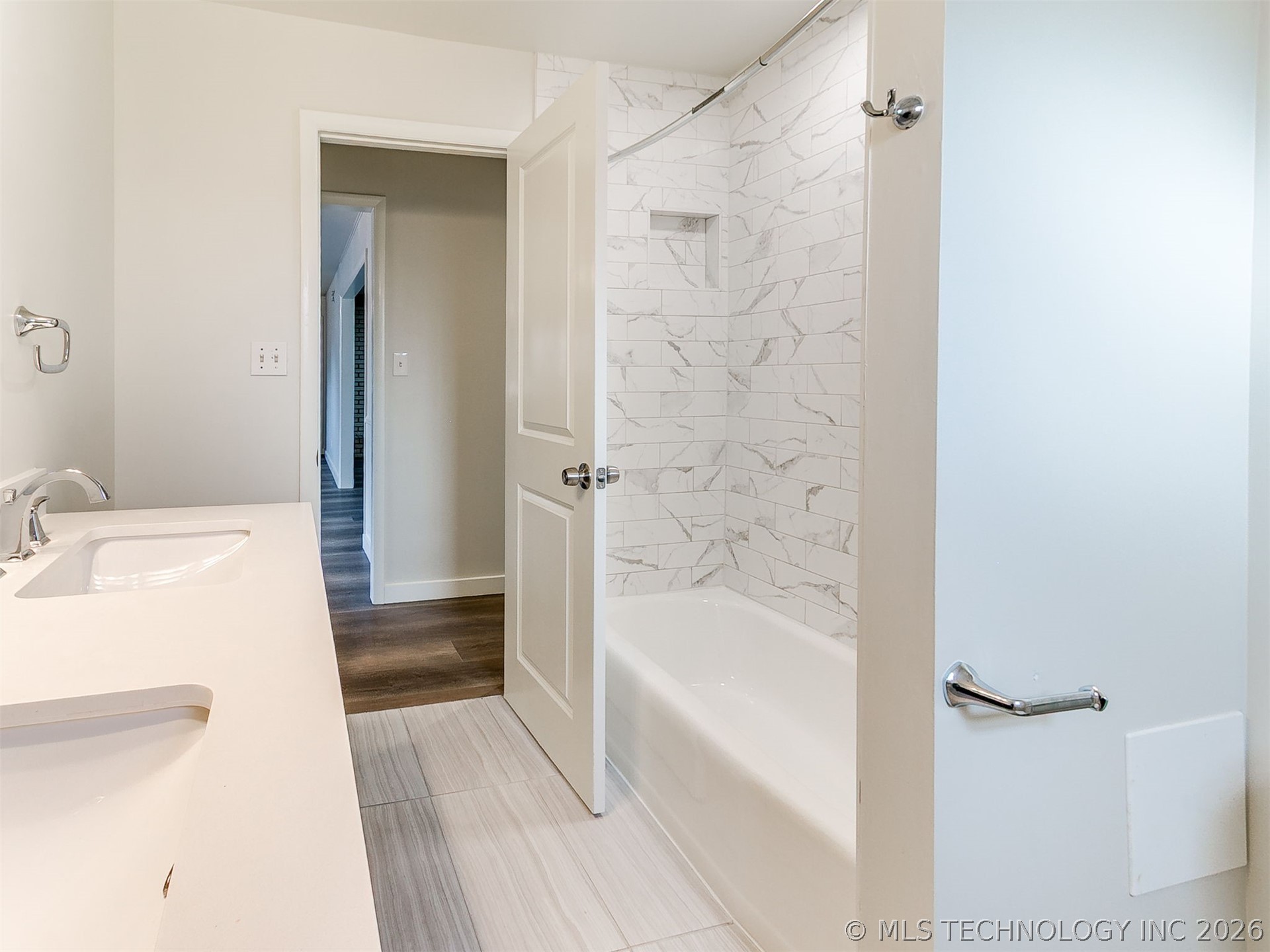 10608 E 21st Place Property Photo 31