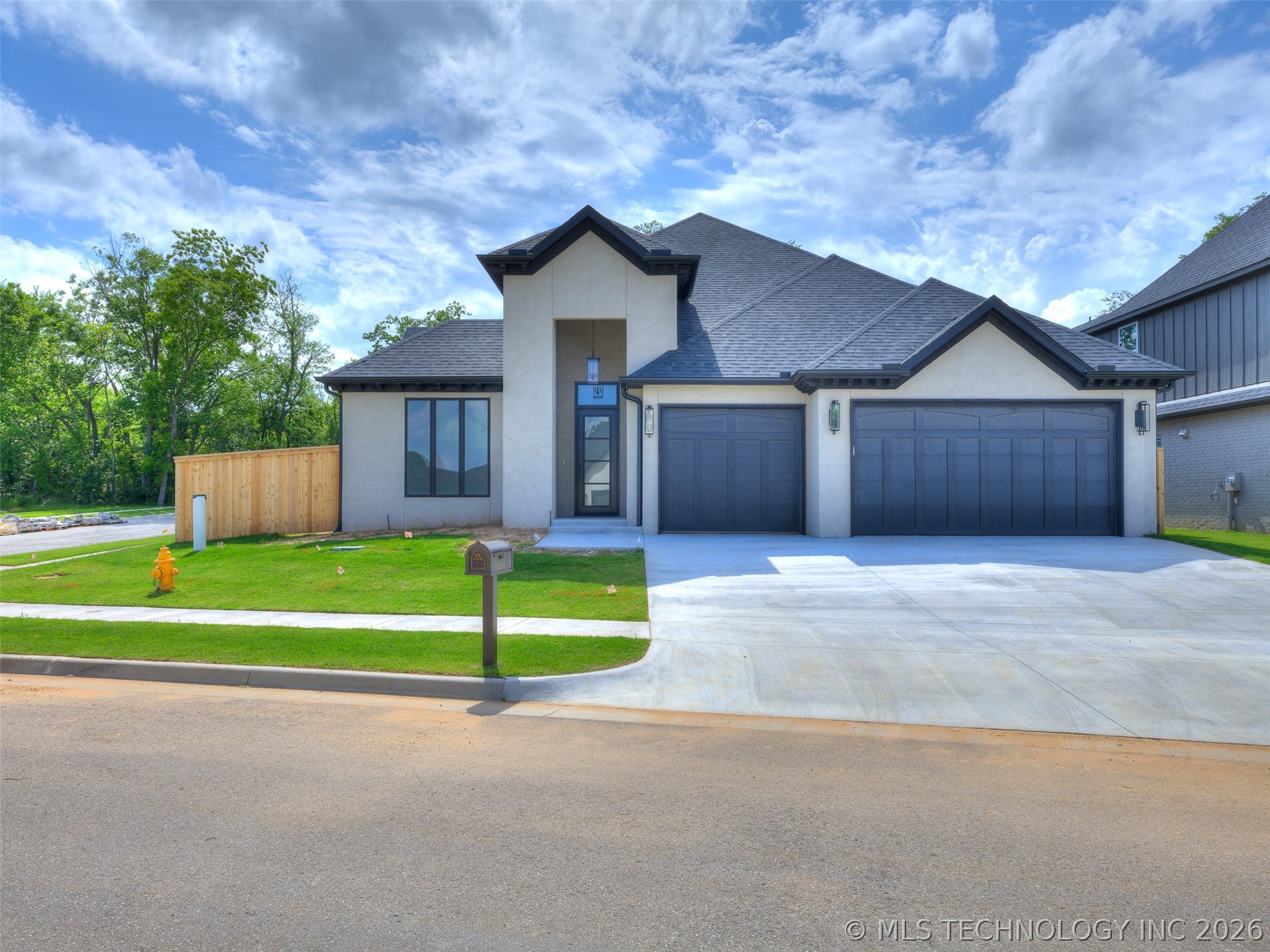 11264 S Fir Avenue W Property Photo 1