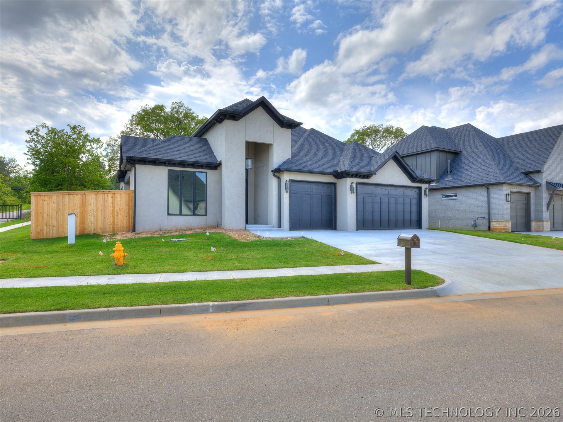 11264 S Fir Avenue W Property Photo 3