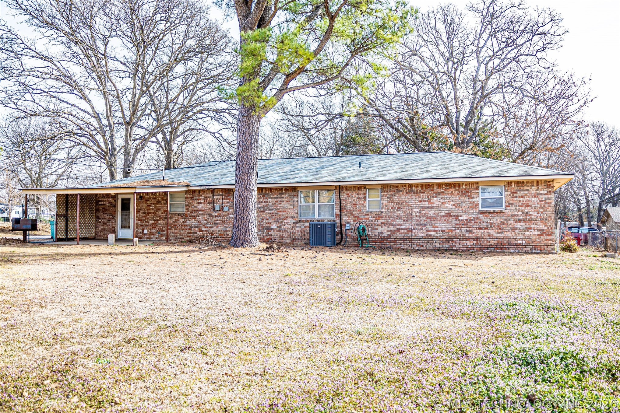 904 S D And H Street Property Photo 3