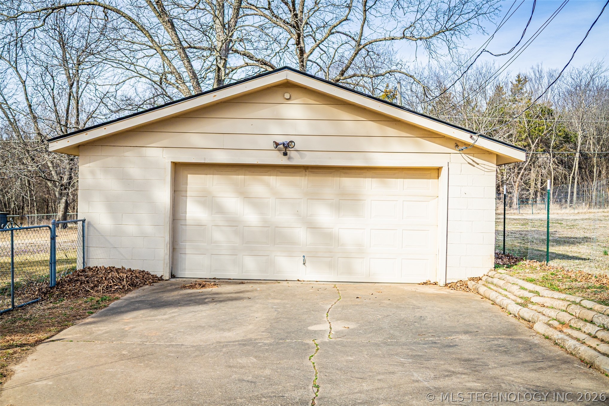 904 S D And H Street Property Photo 4