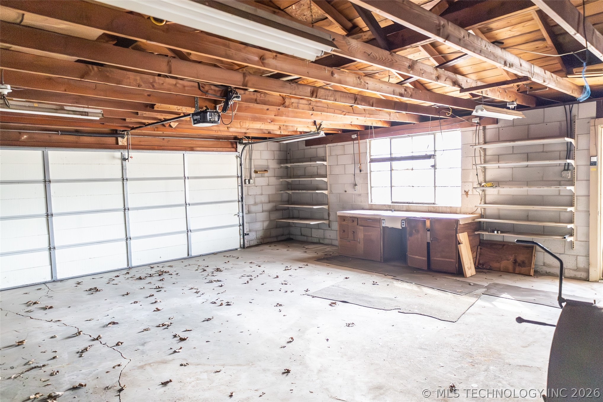 904 S D And H Street Property Photo 5