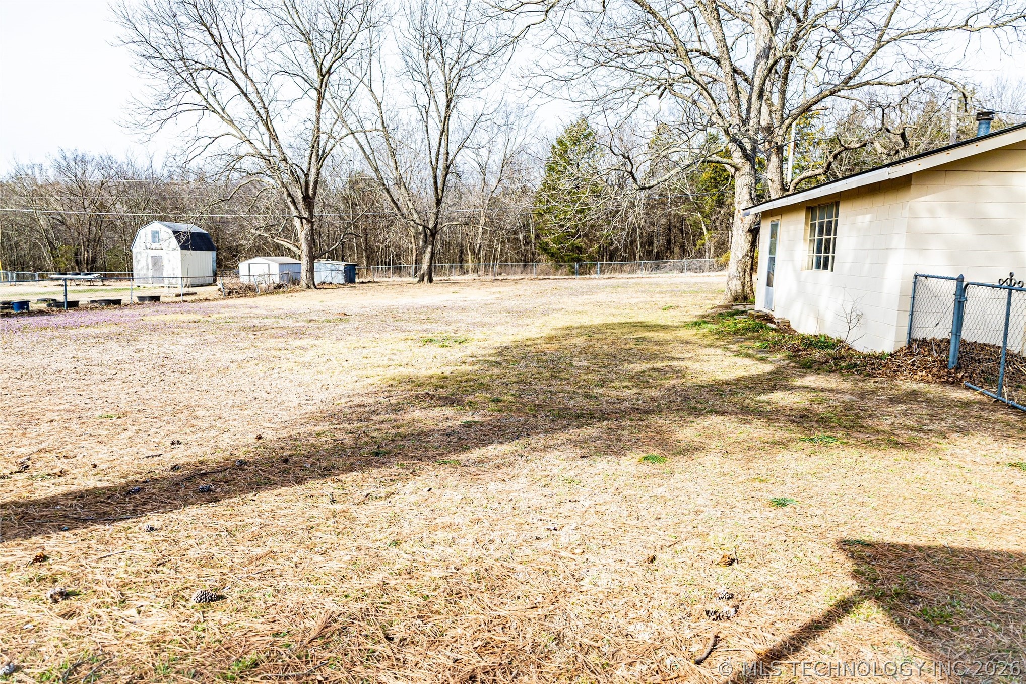 904 S D And H Street Property Photo 8