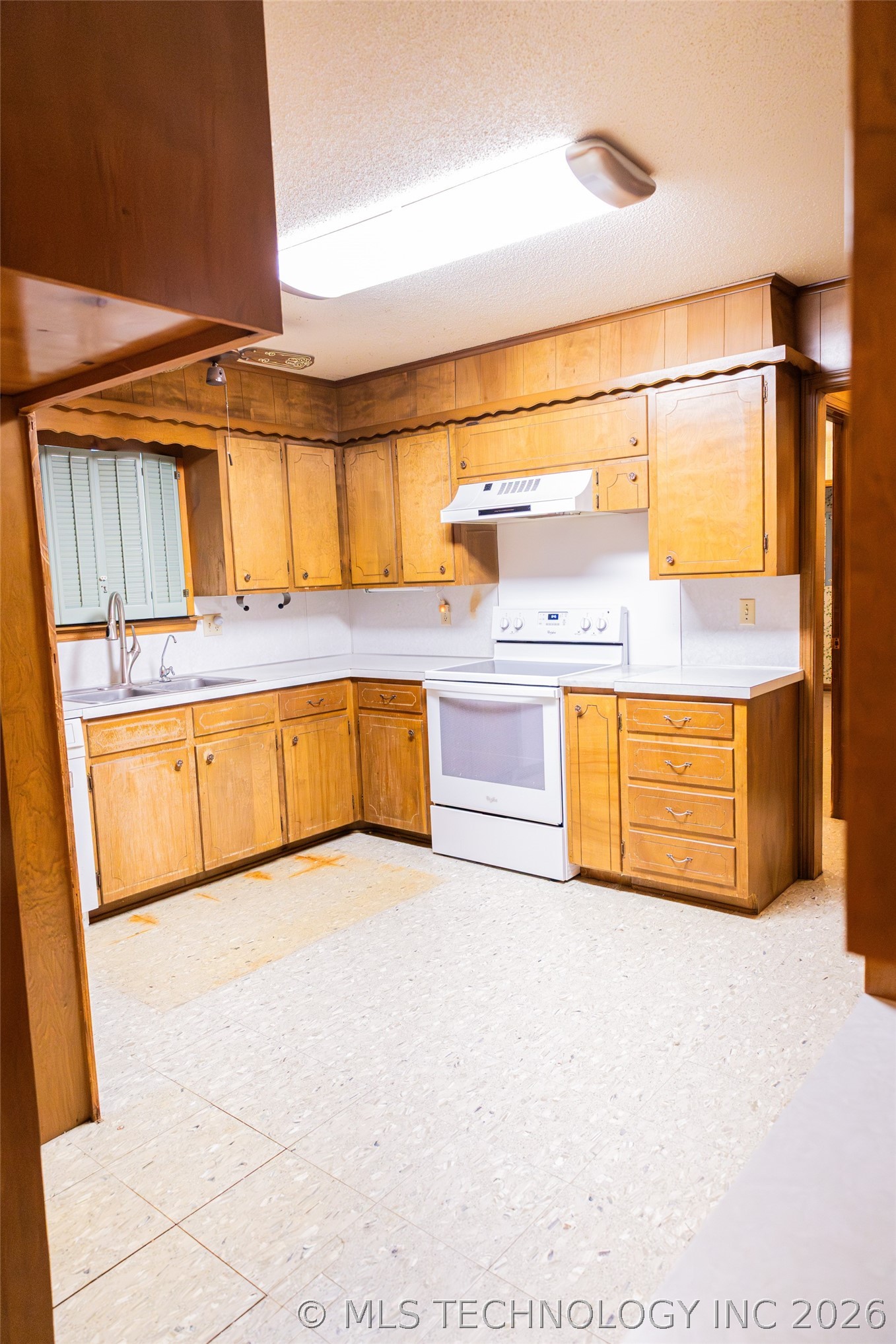 904 S D And H Street Property Photo 10