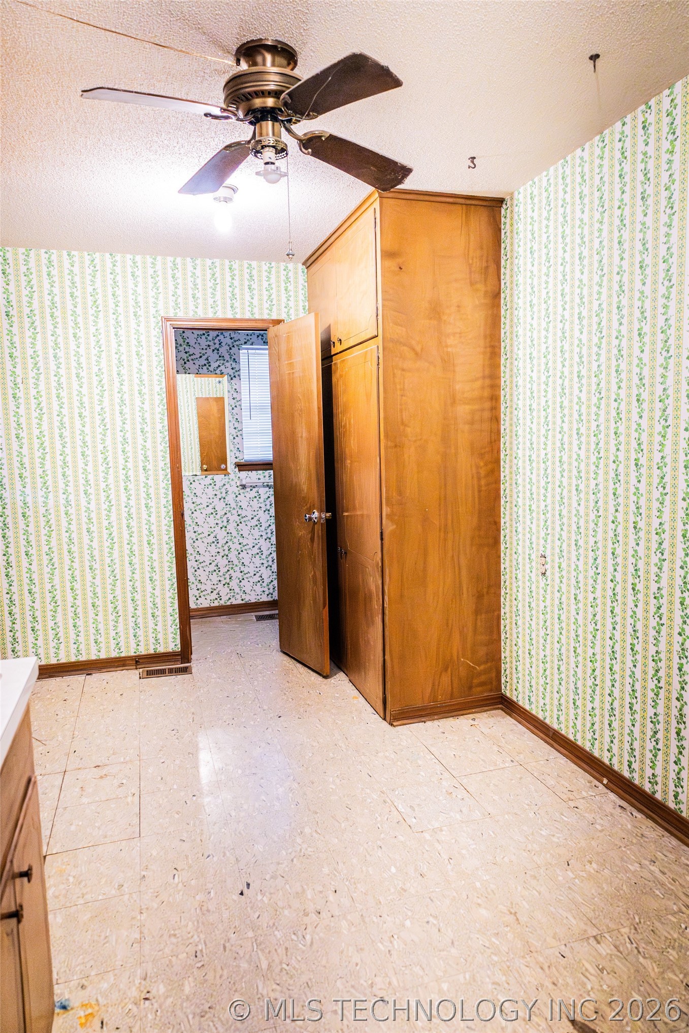 904 S D And H Street Property Photo 14