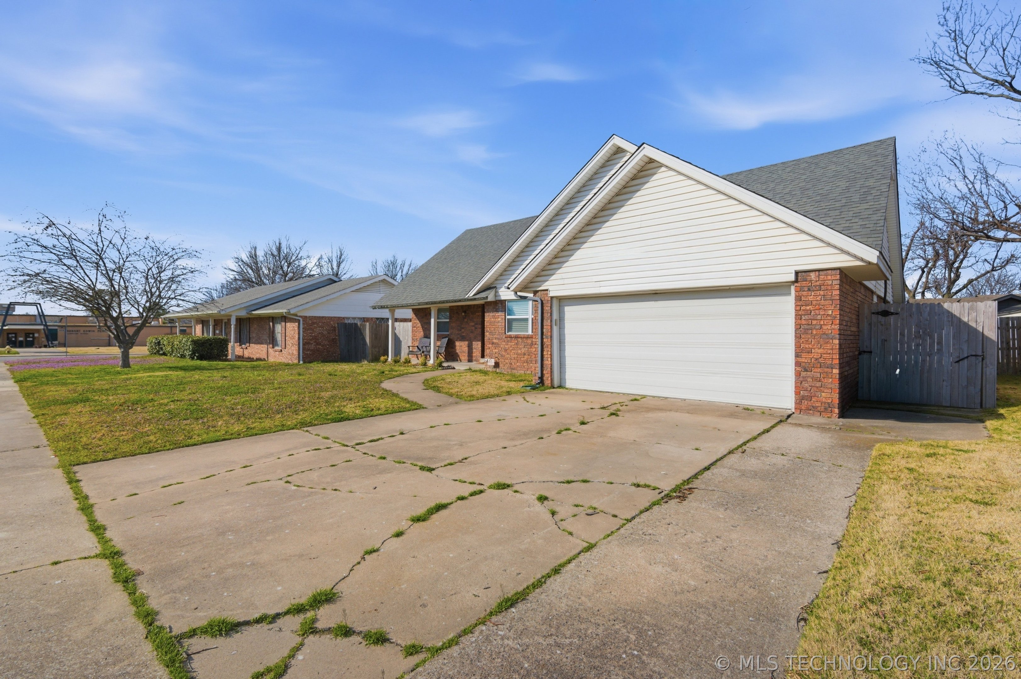 1624 S 108th East Place Property Photo 4