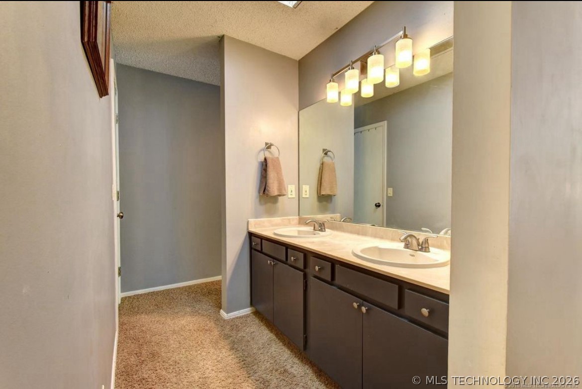 7802 E 79th Street Property Photo 10