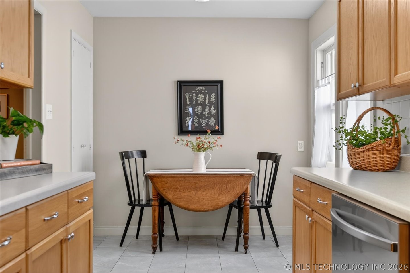 1524 S Johnstone Avenue Property Photo 14