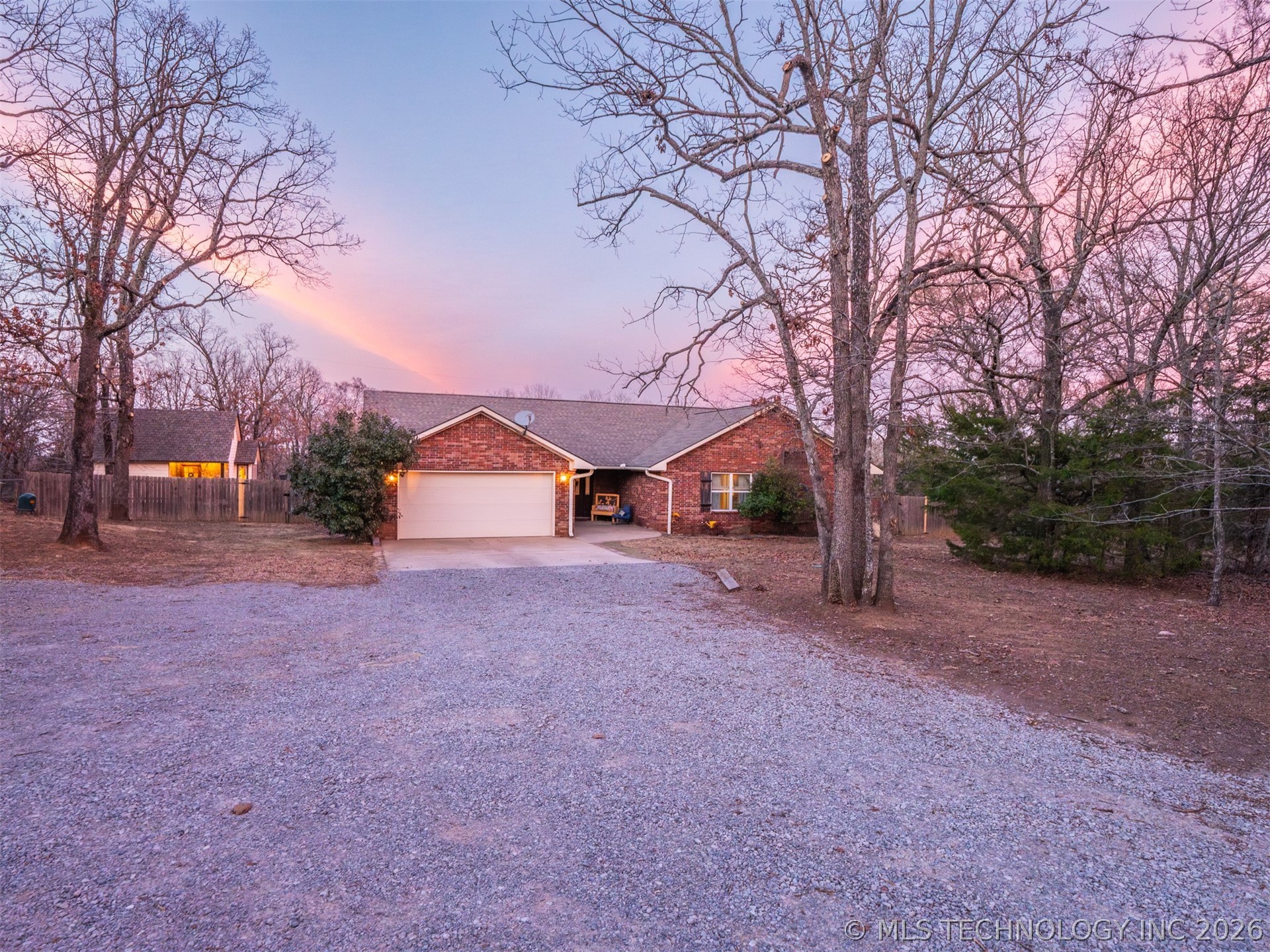 216 Peaceable Ridge Property Photo 1