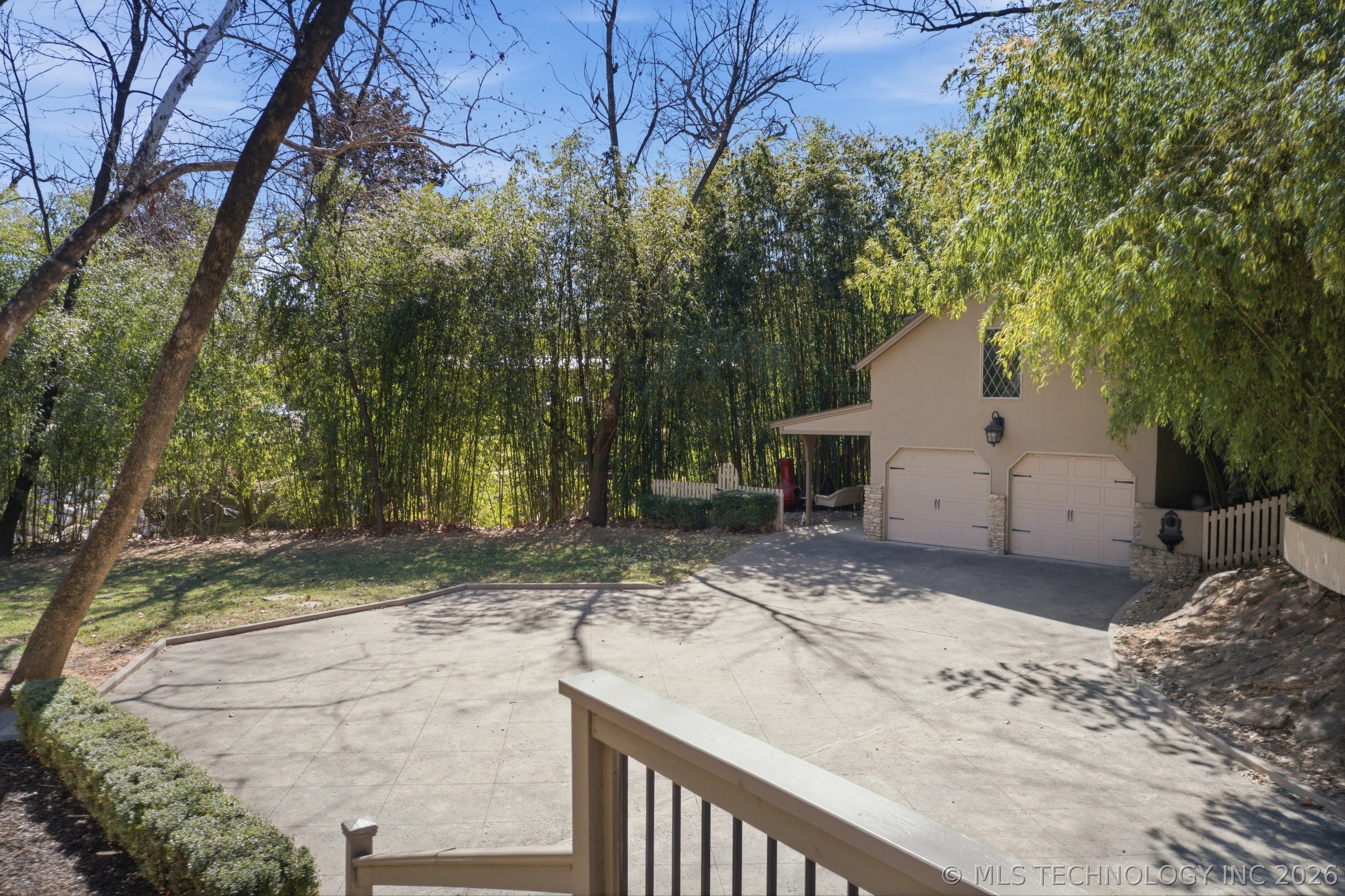3155 S Rockford Drive Property Photo 4