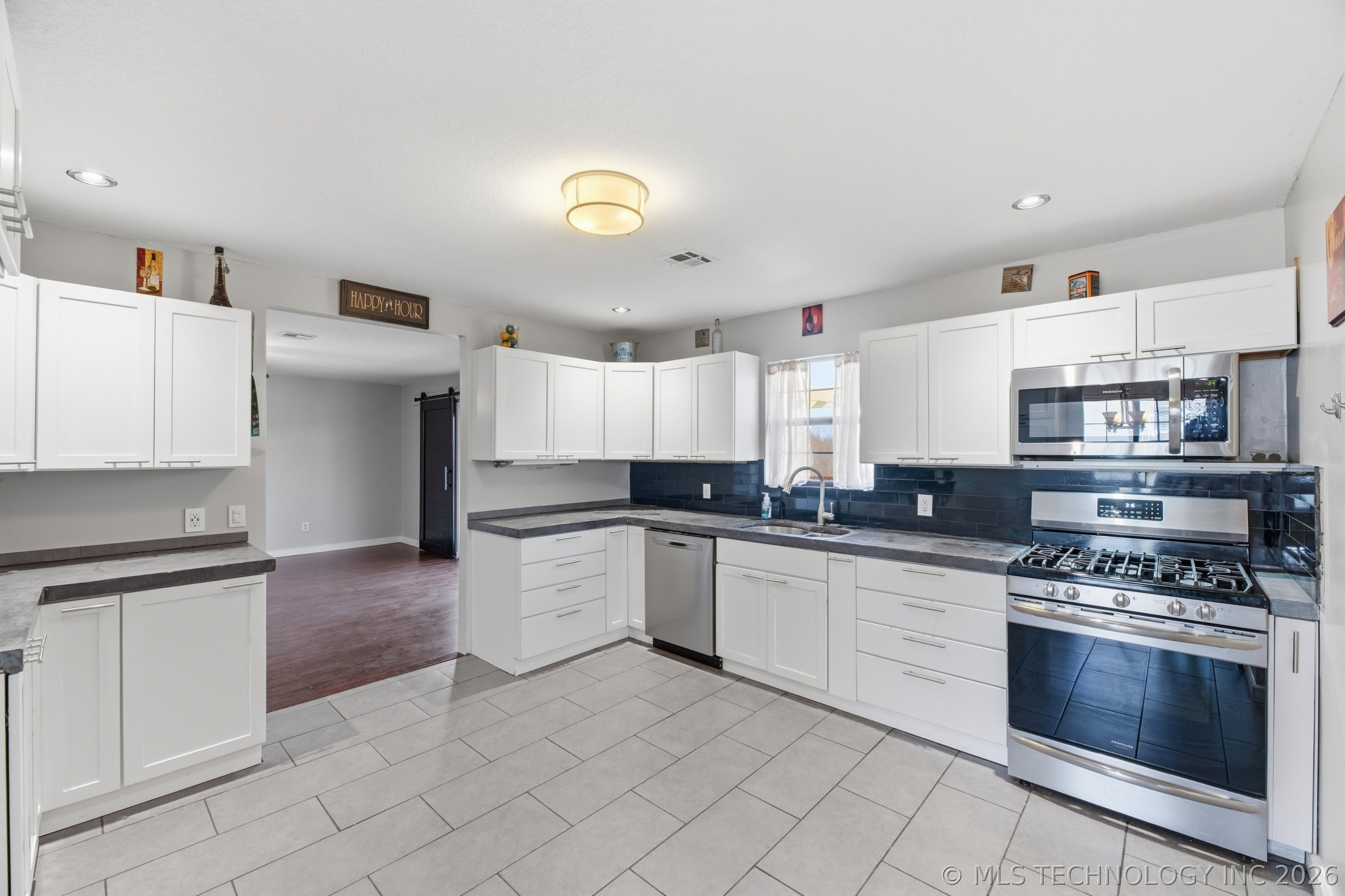 15201 S 4100 Road Property Photo 11