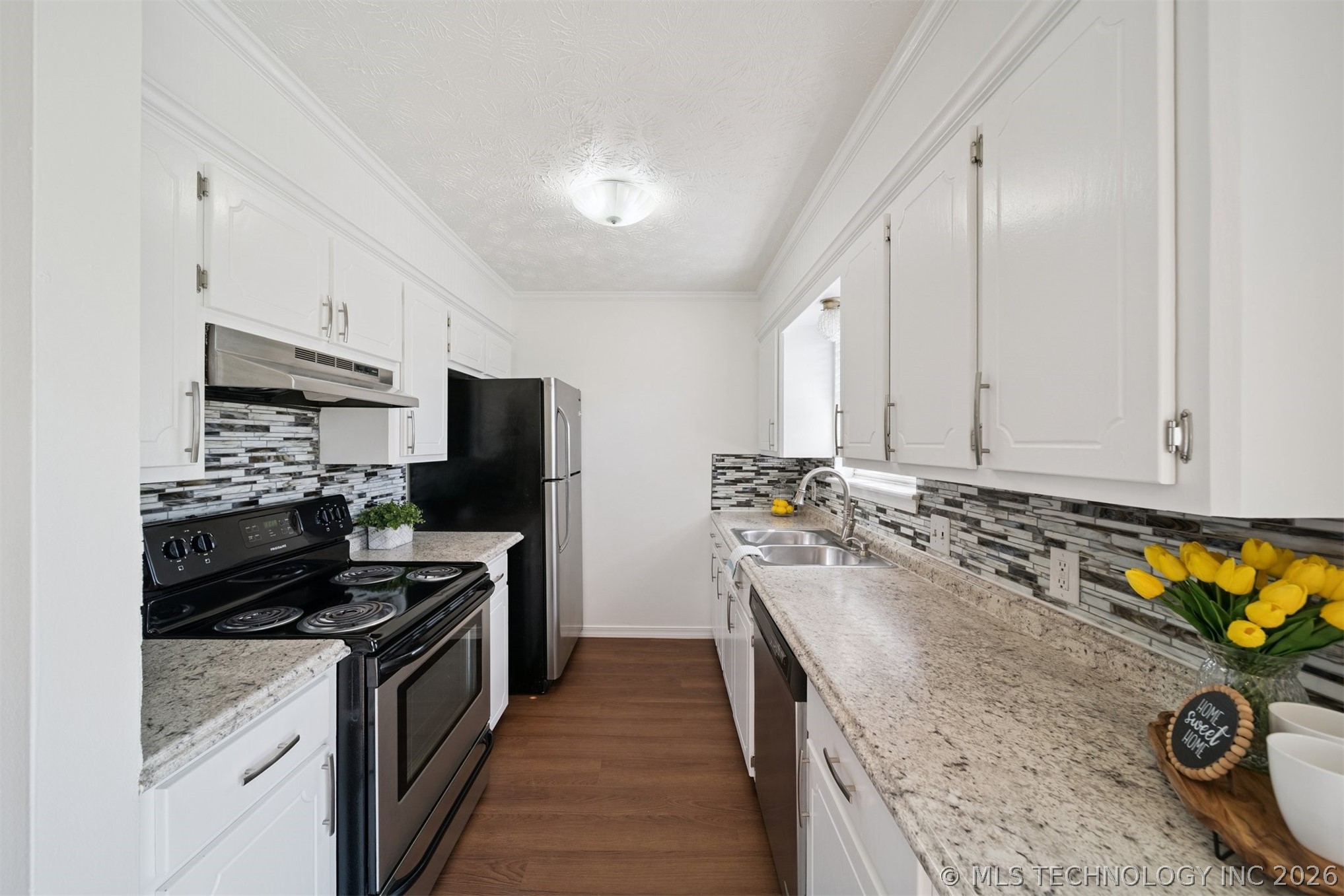 1117 W 16th Street Property Photo 7