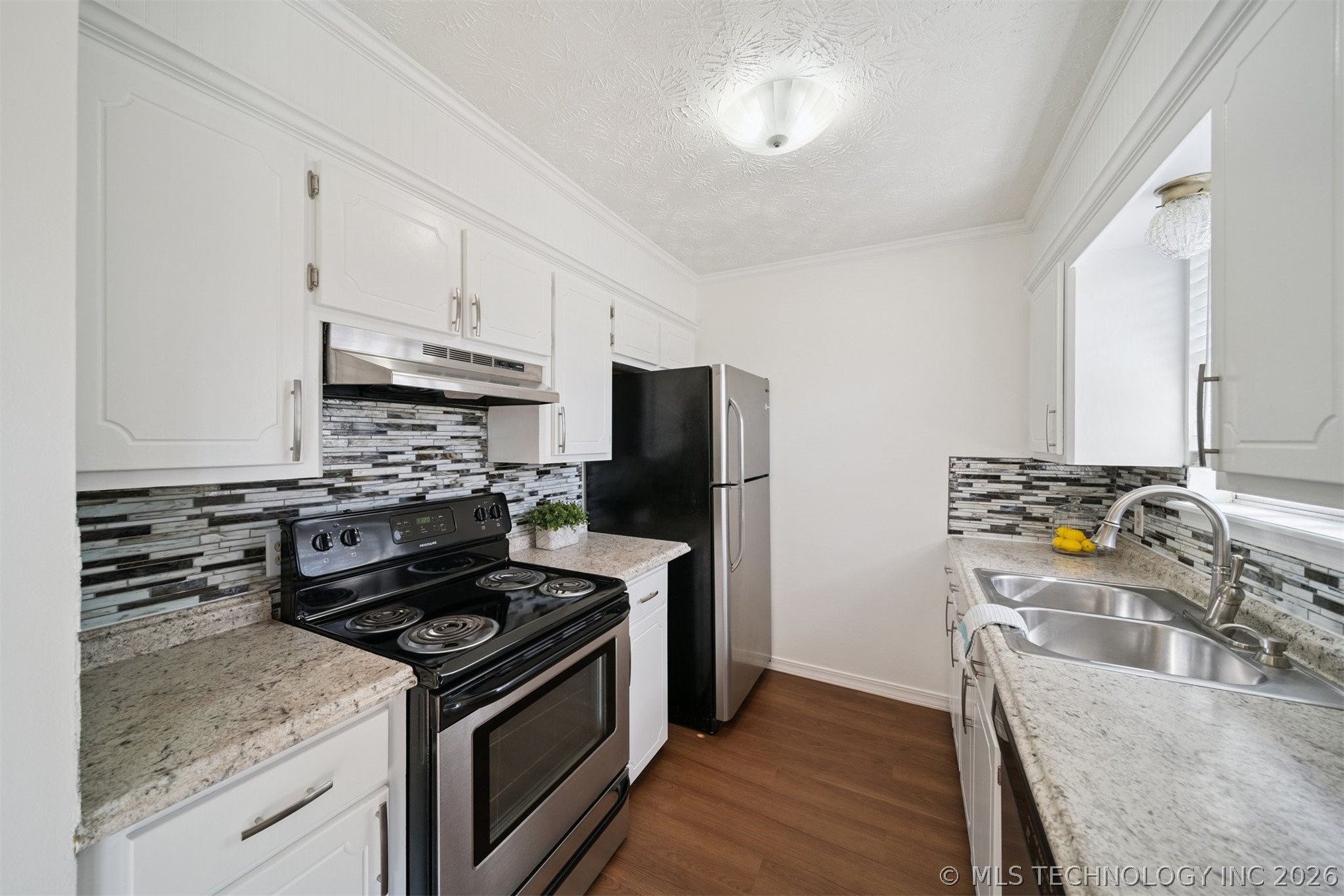 1117 W 16th Street Property Photo 8