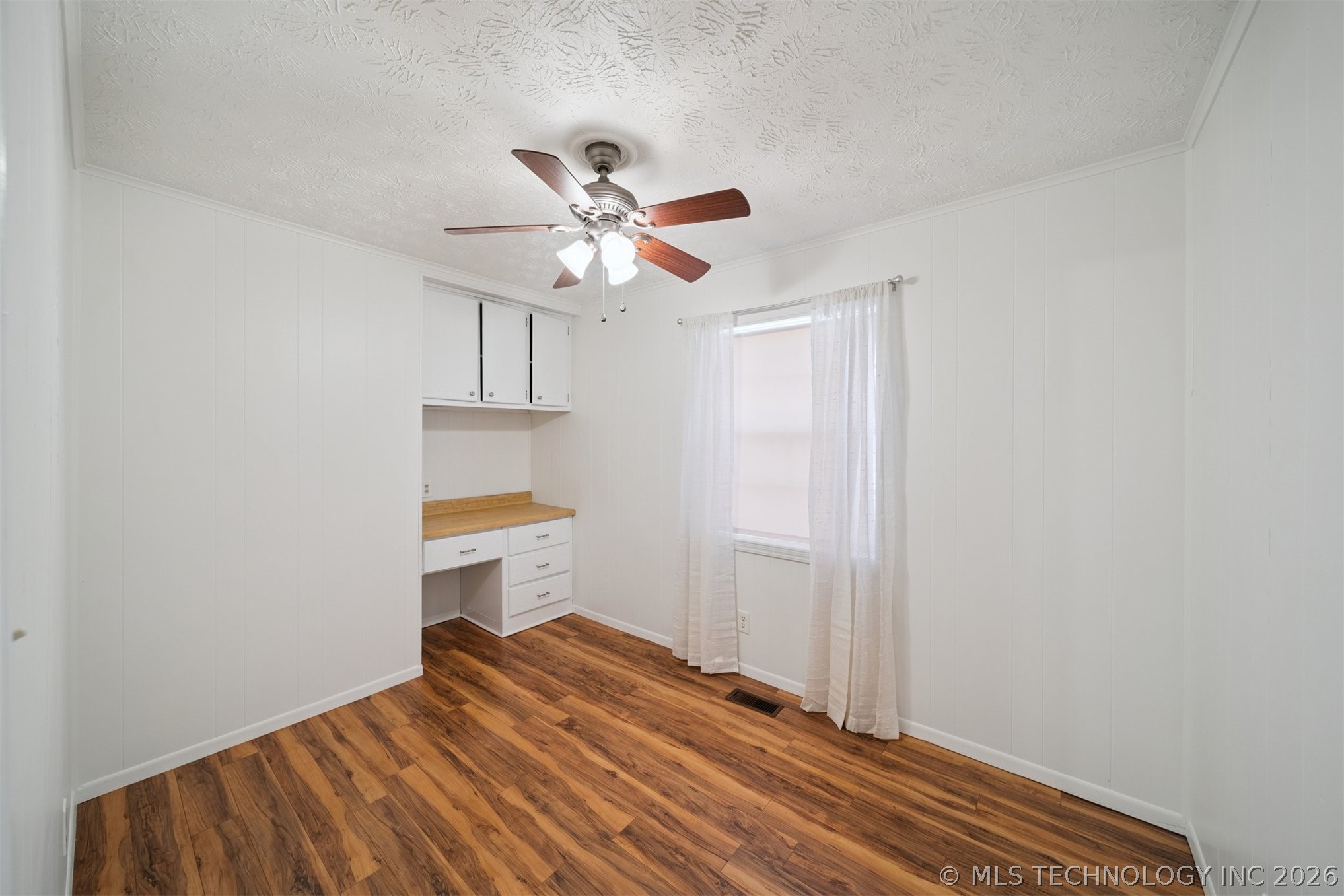 1117 W 16th Street Property Photo 13