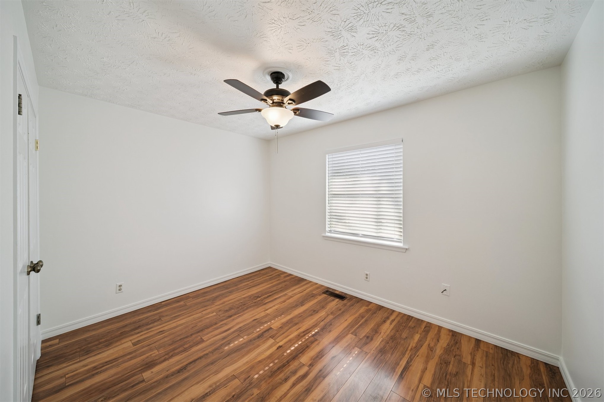 1117 W 16th Street Property Photo 14
