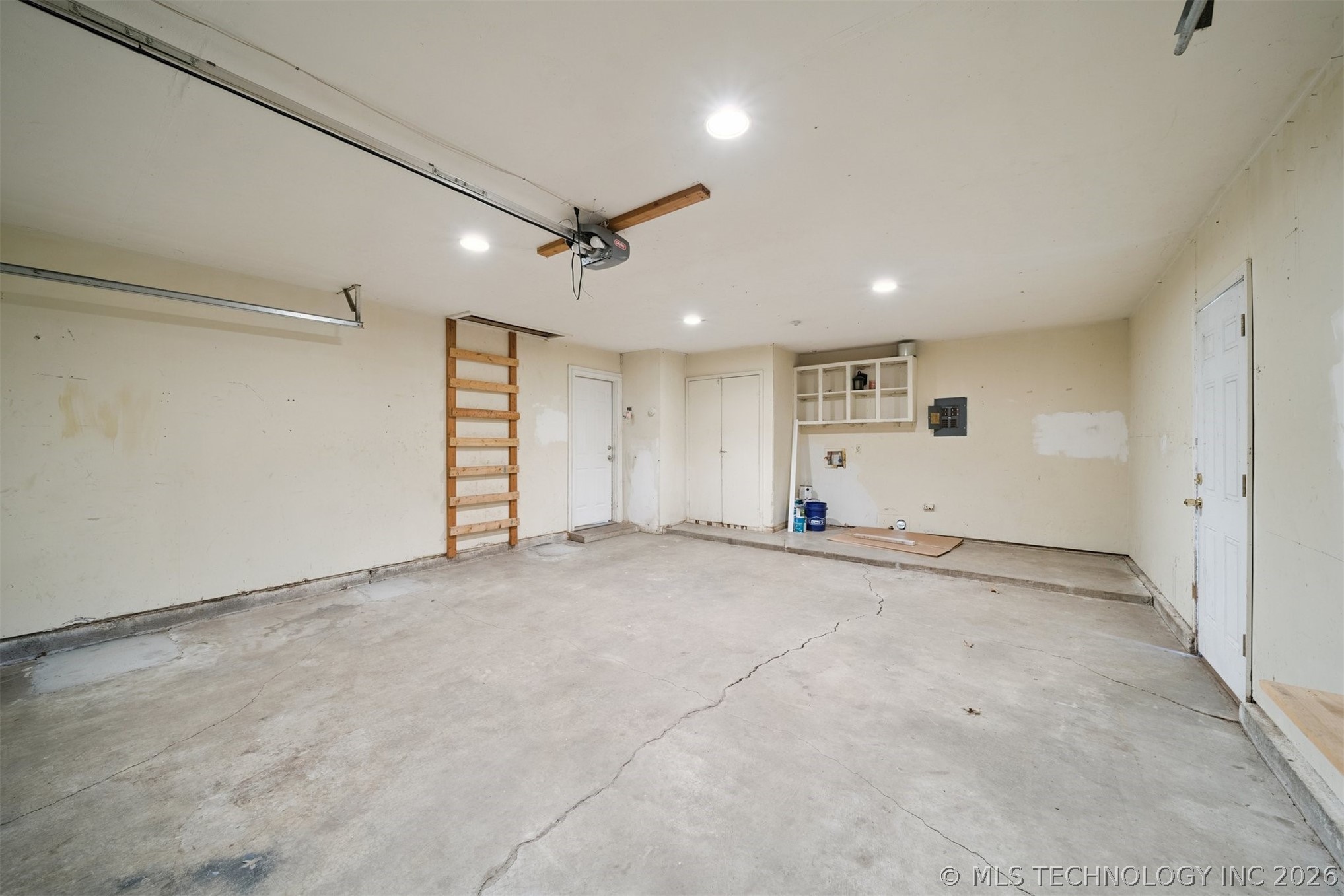 1117 W 16th Street Property Photo 19