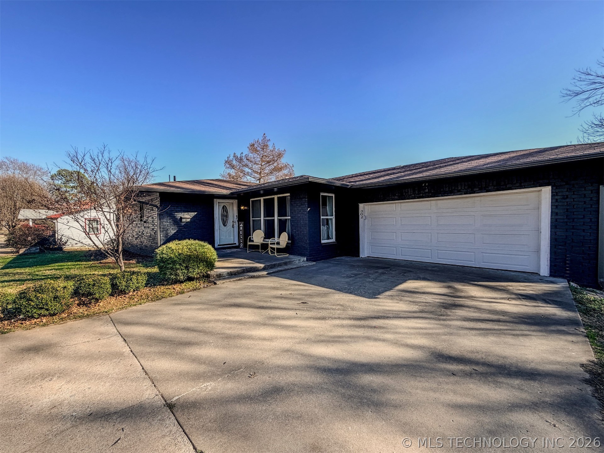 302 E Fuller Street Property Photo 1