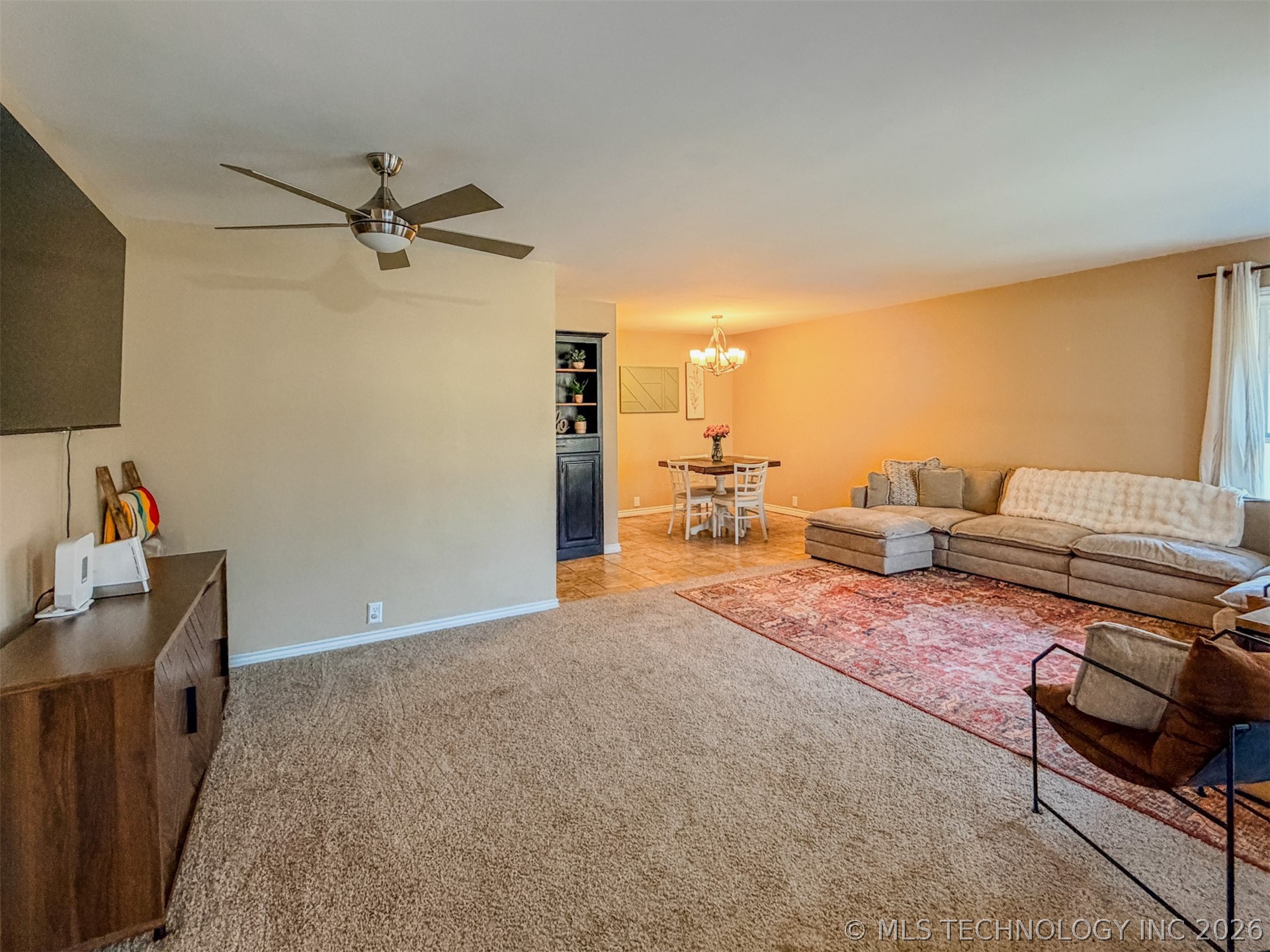 302 E Fuller Street Property Photo 7