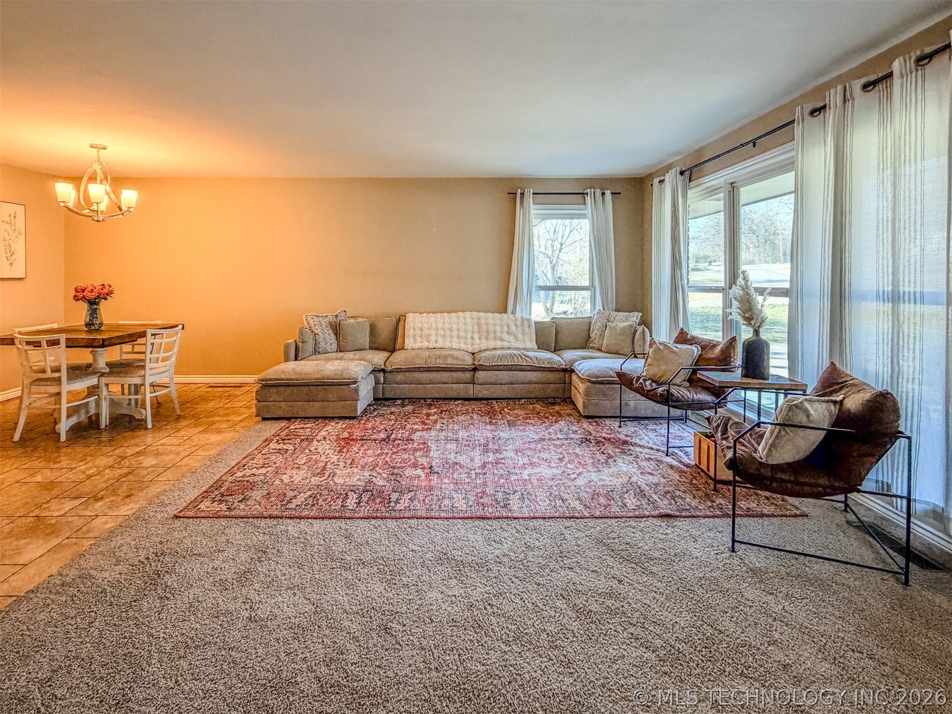 302 E Fuller Street Property Photo 8