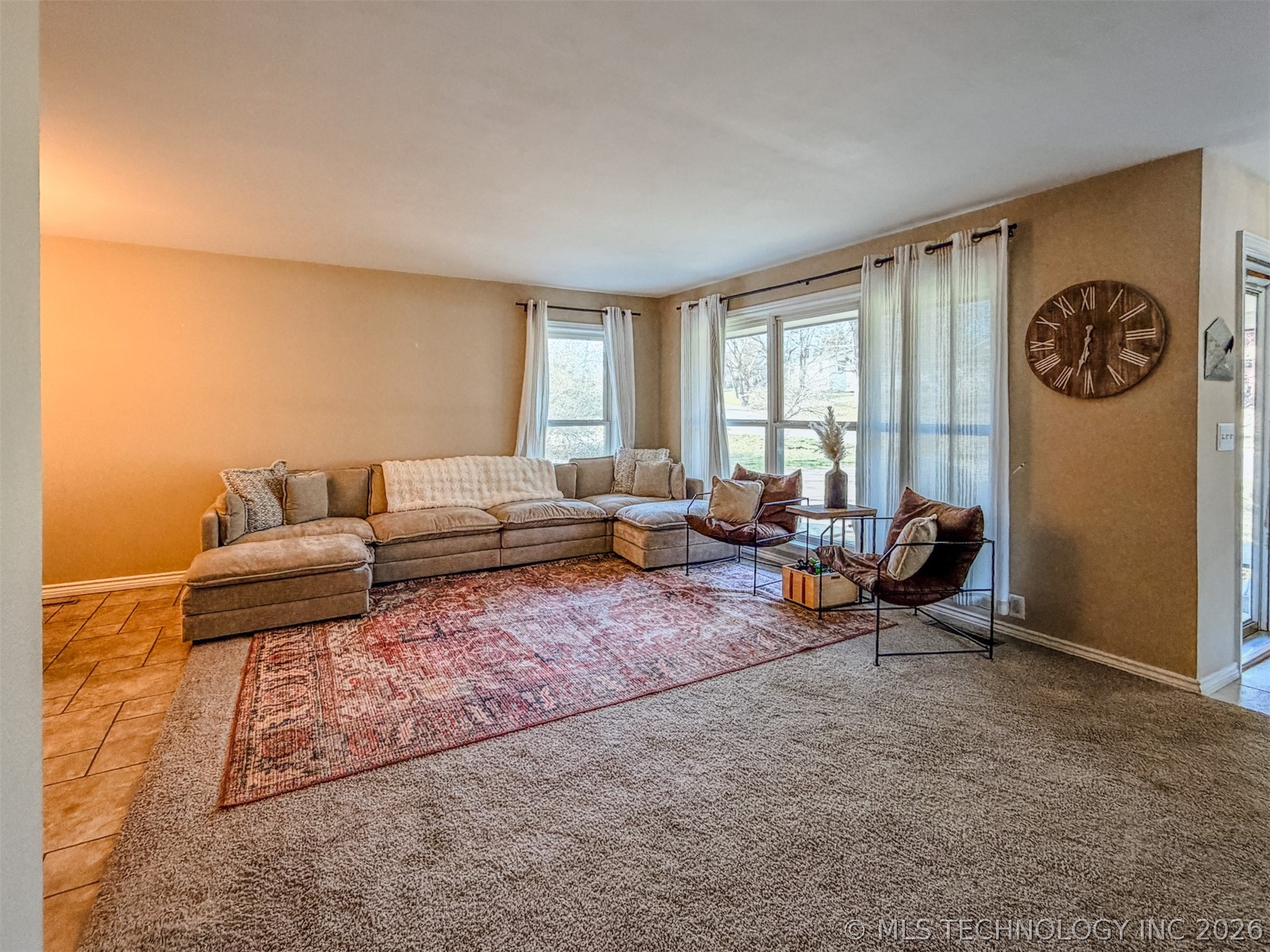 302 E Fuller Street Property Photo 9