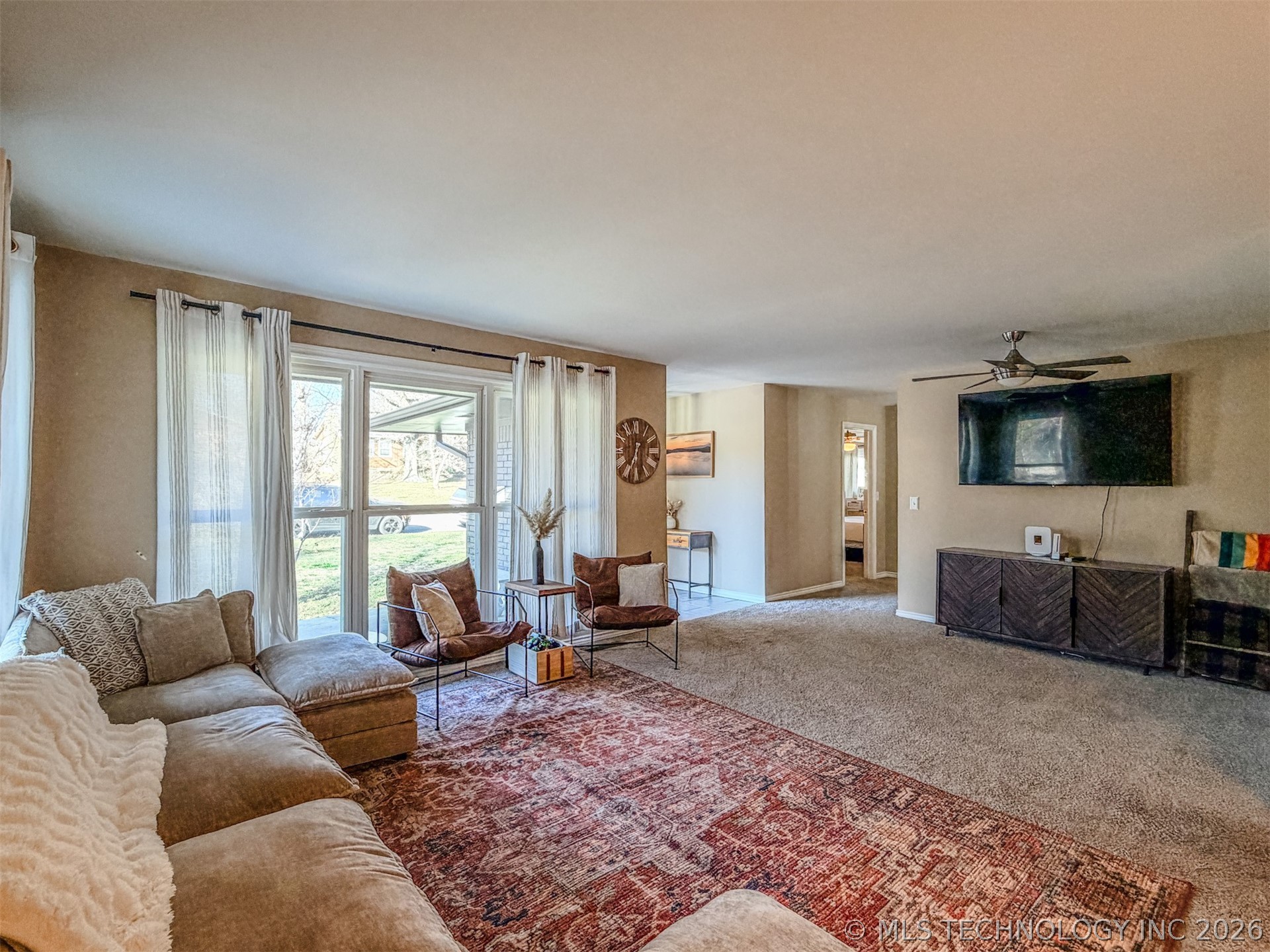 302 E Fuller Street Property Photo 10