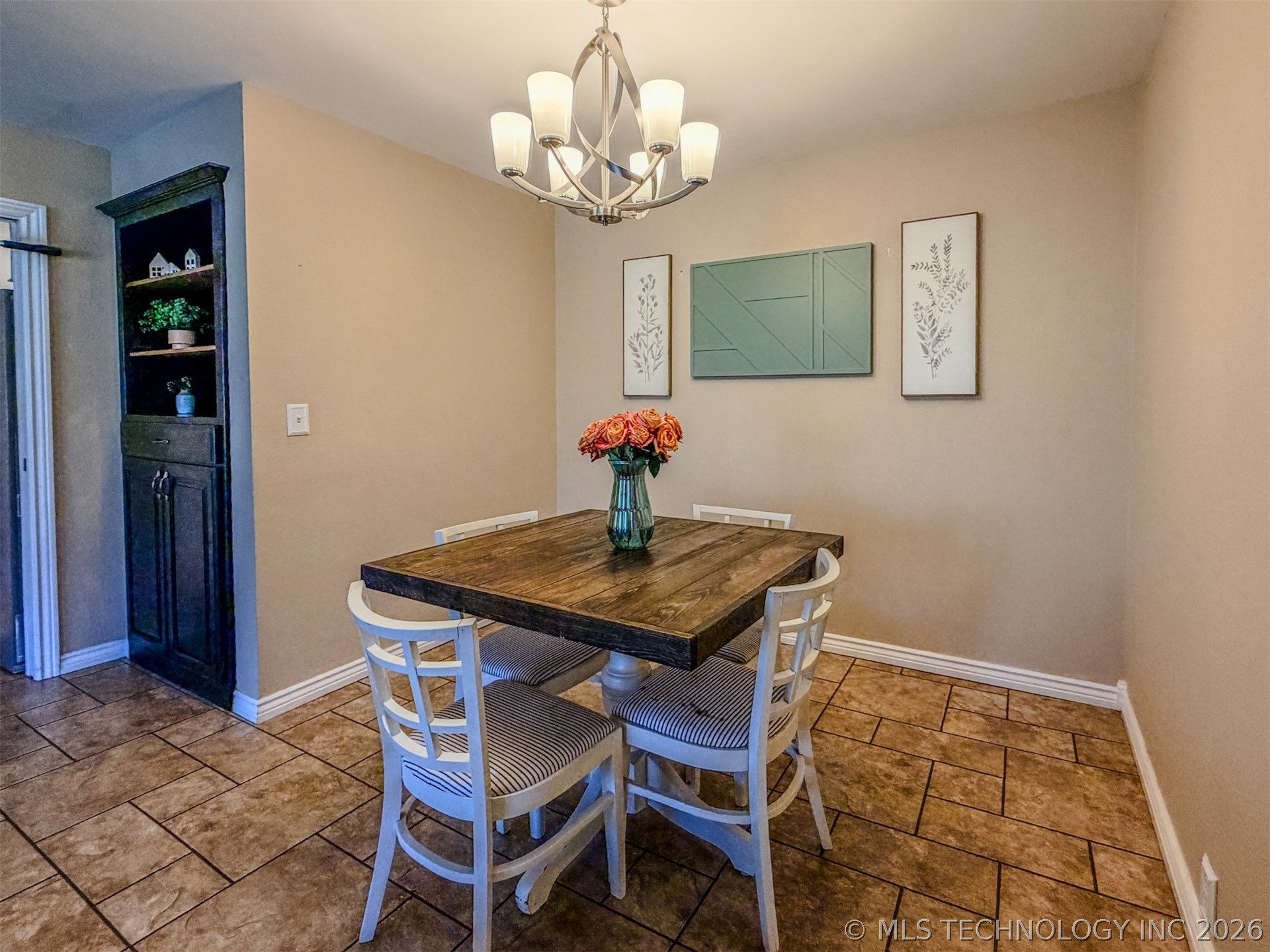 302 E Fuller Street Property Photo 14
