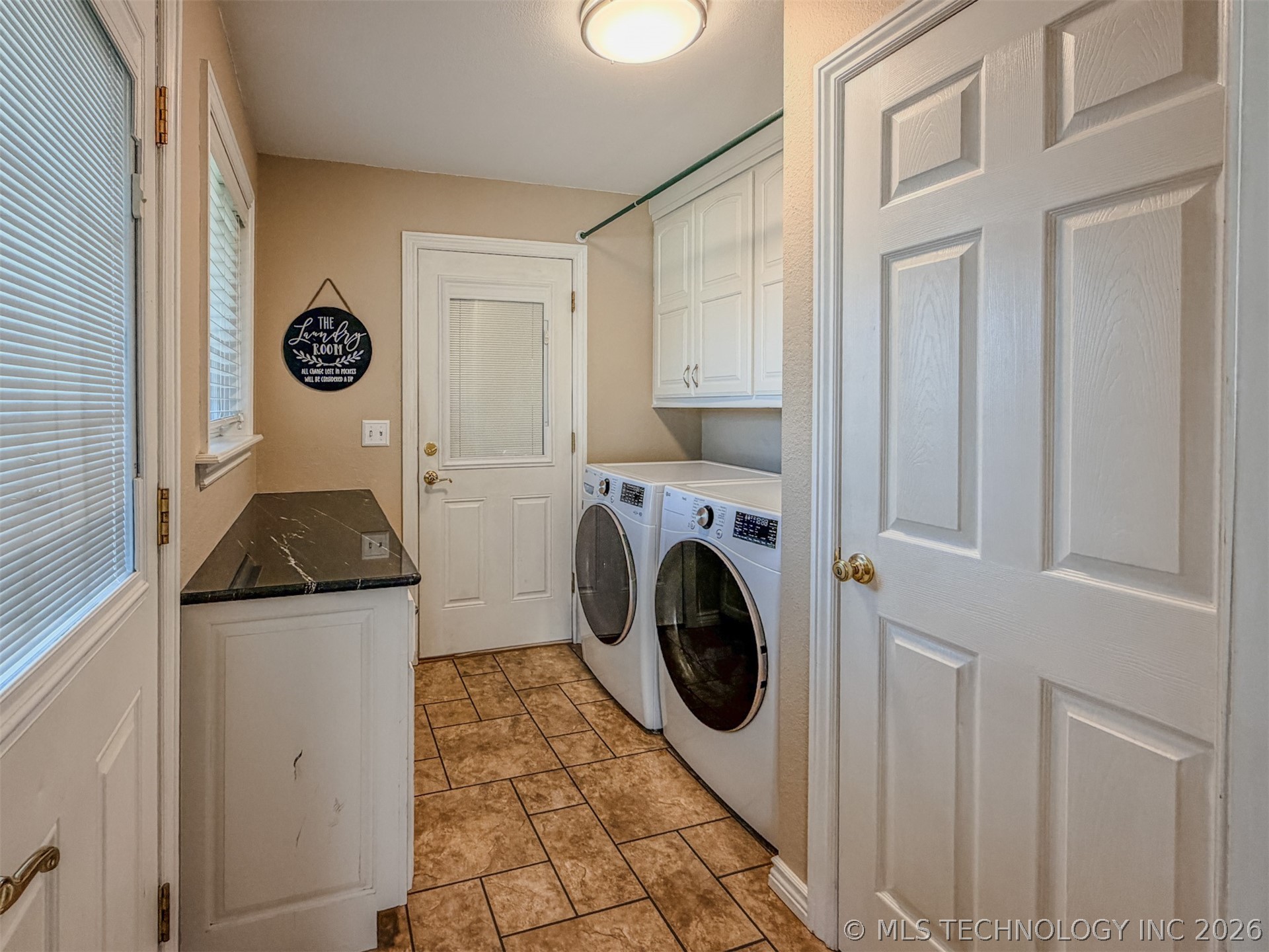 302 E Fuller Street Property Photo 31