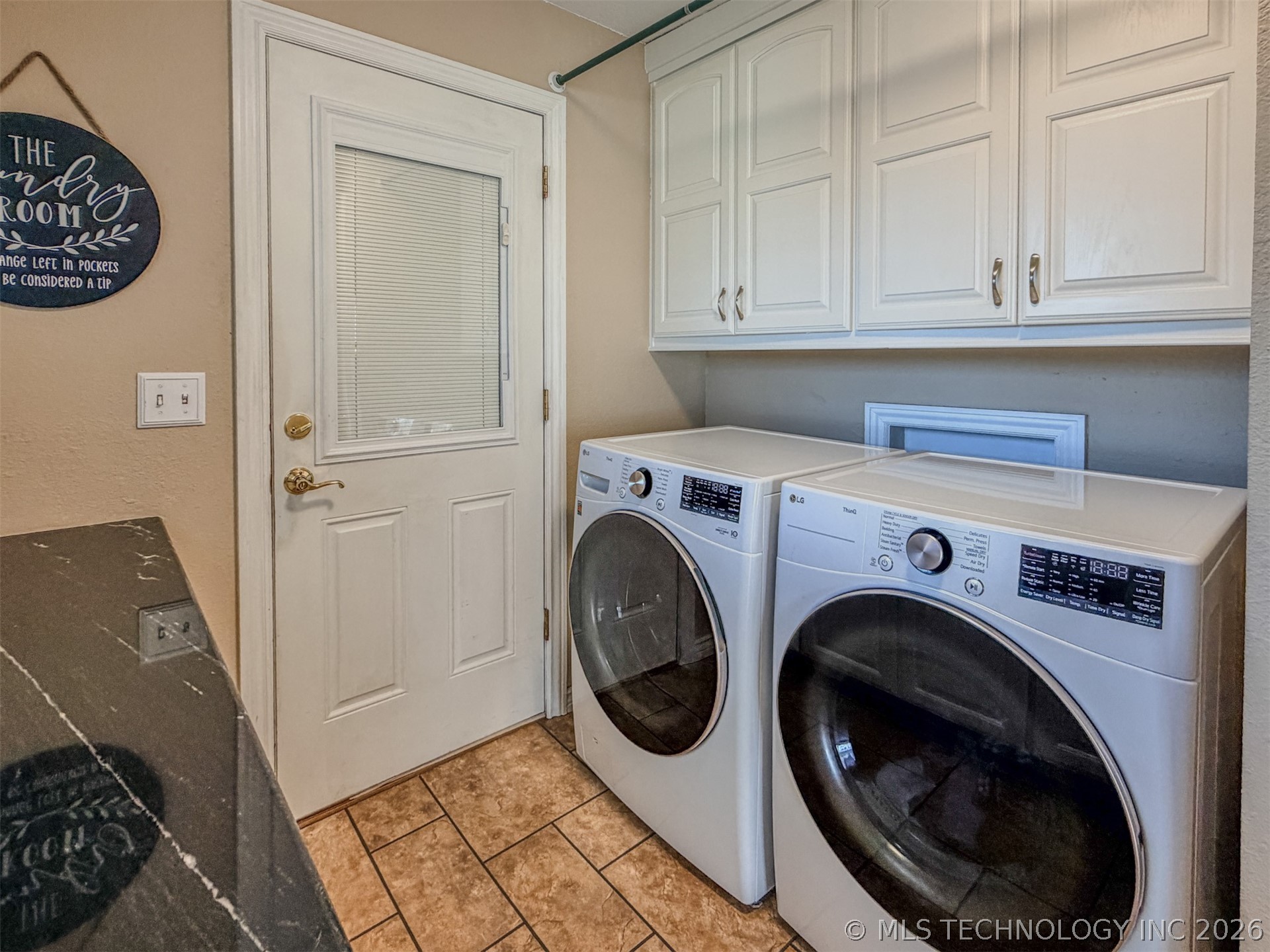 302 E Fuller Street Property Photo 33