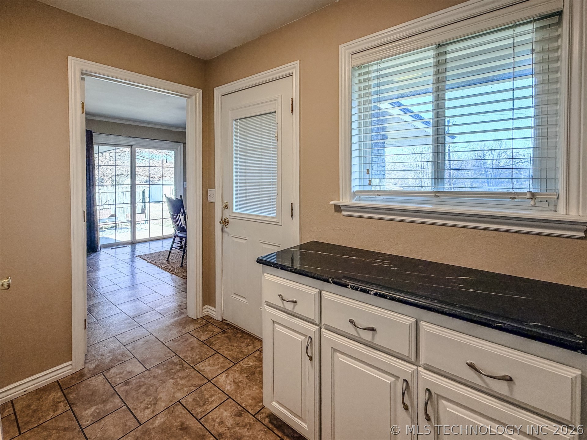 302 E Fuller Street Property Photo 34