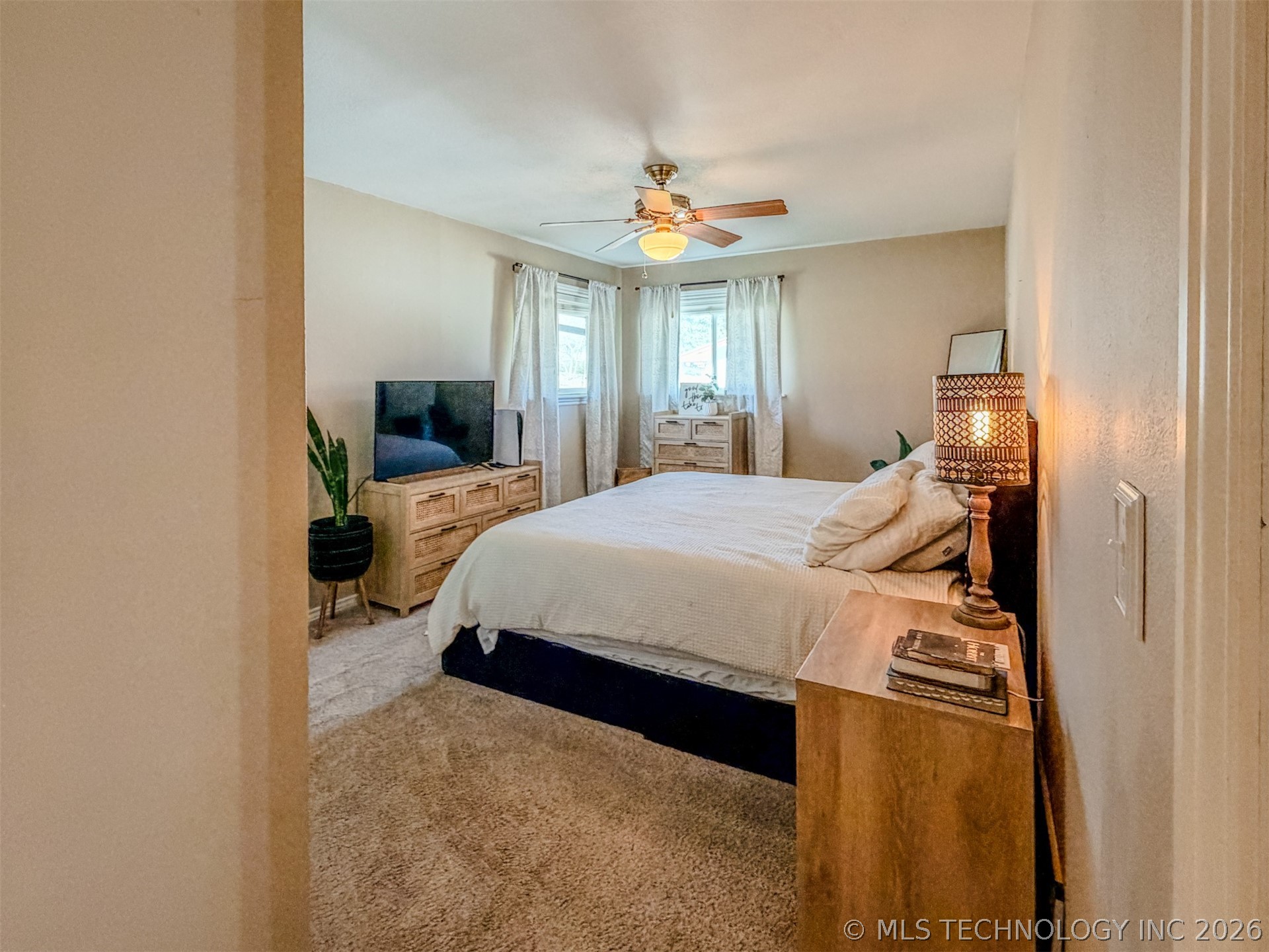 302 E Fuller Street Property Photo 36