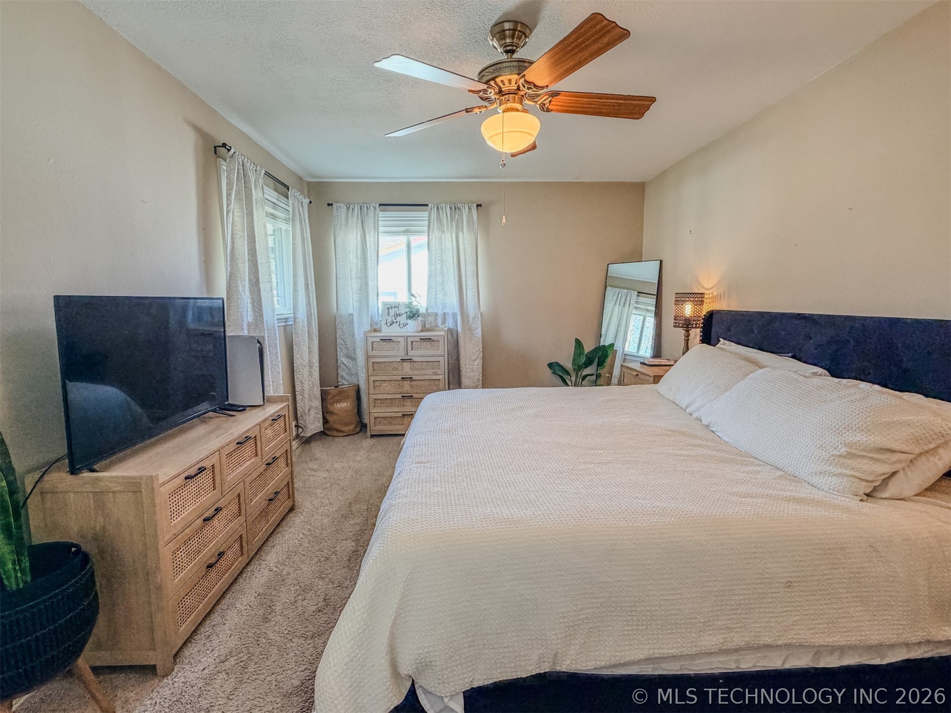 302 E Fuller Street Property Photo 38