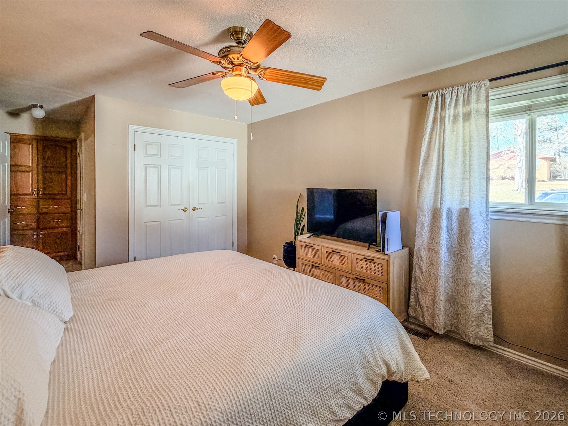 302 E Fuller Street Property Photo 42
