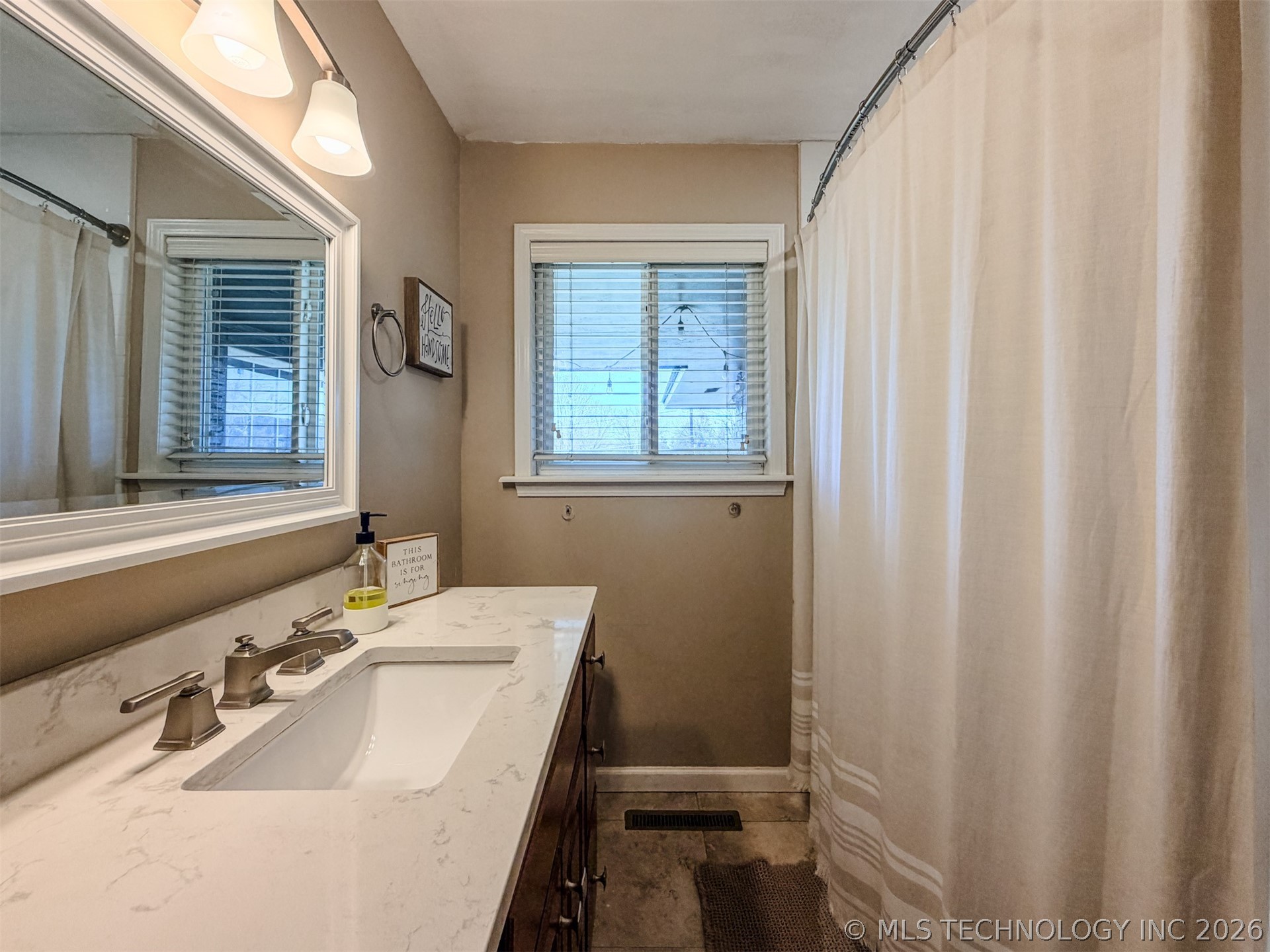 302 E Fuller Street Property Photo 60