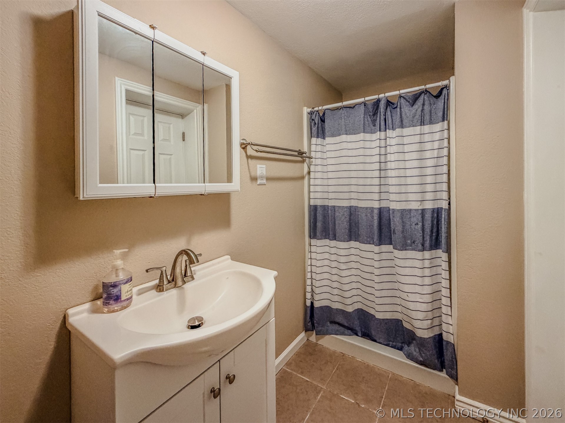302 E Fuller Street Property Photo 73