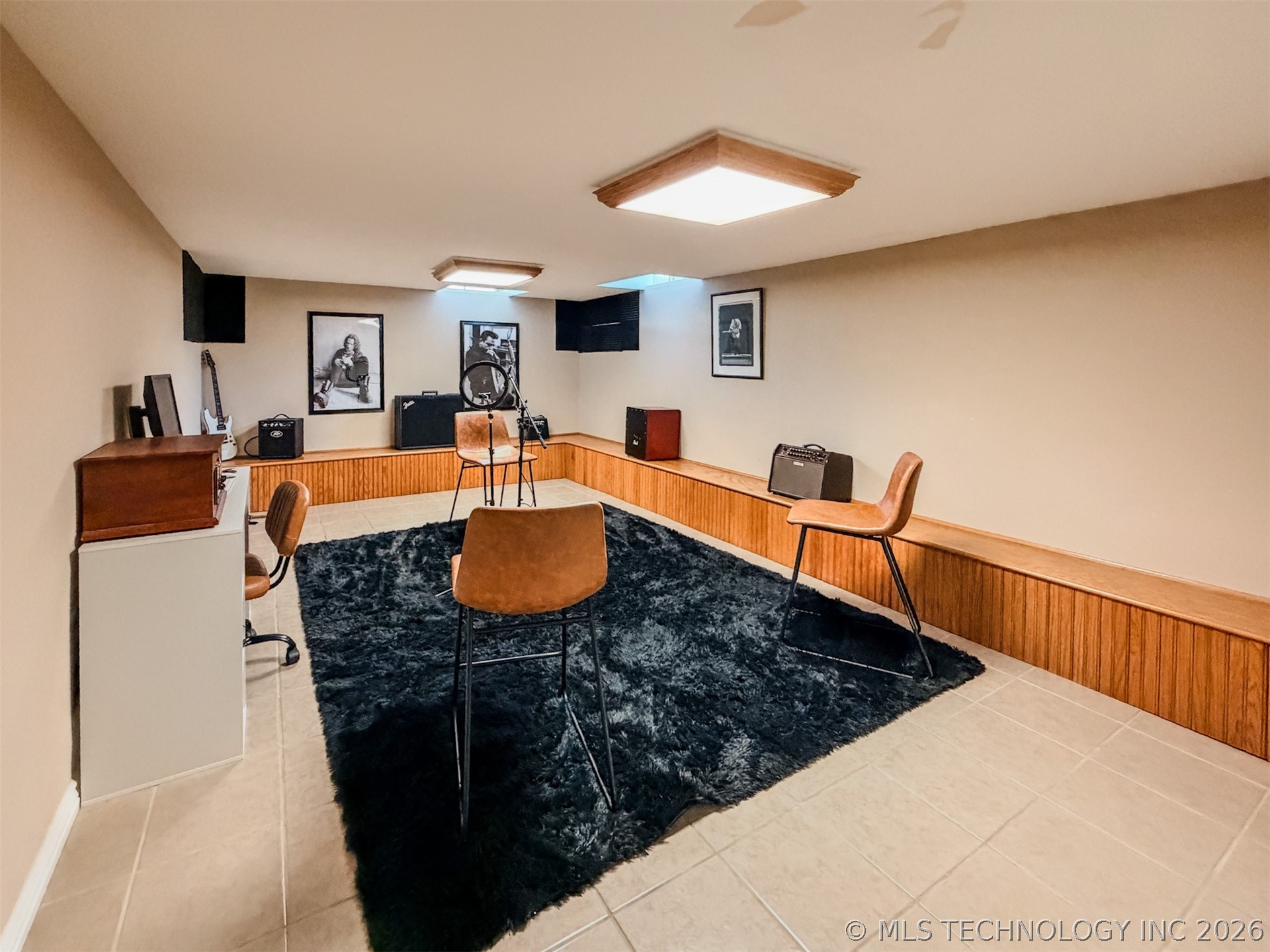 302 E Fuller Street Property Photo 75